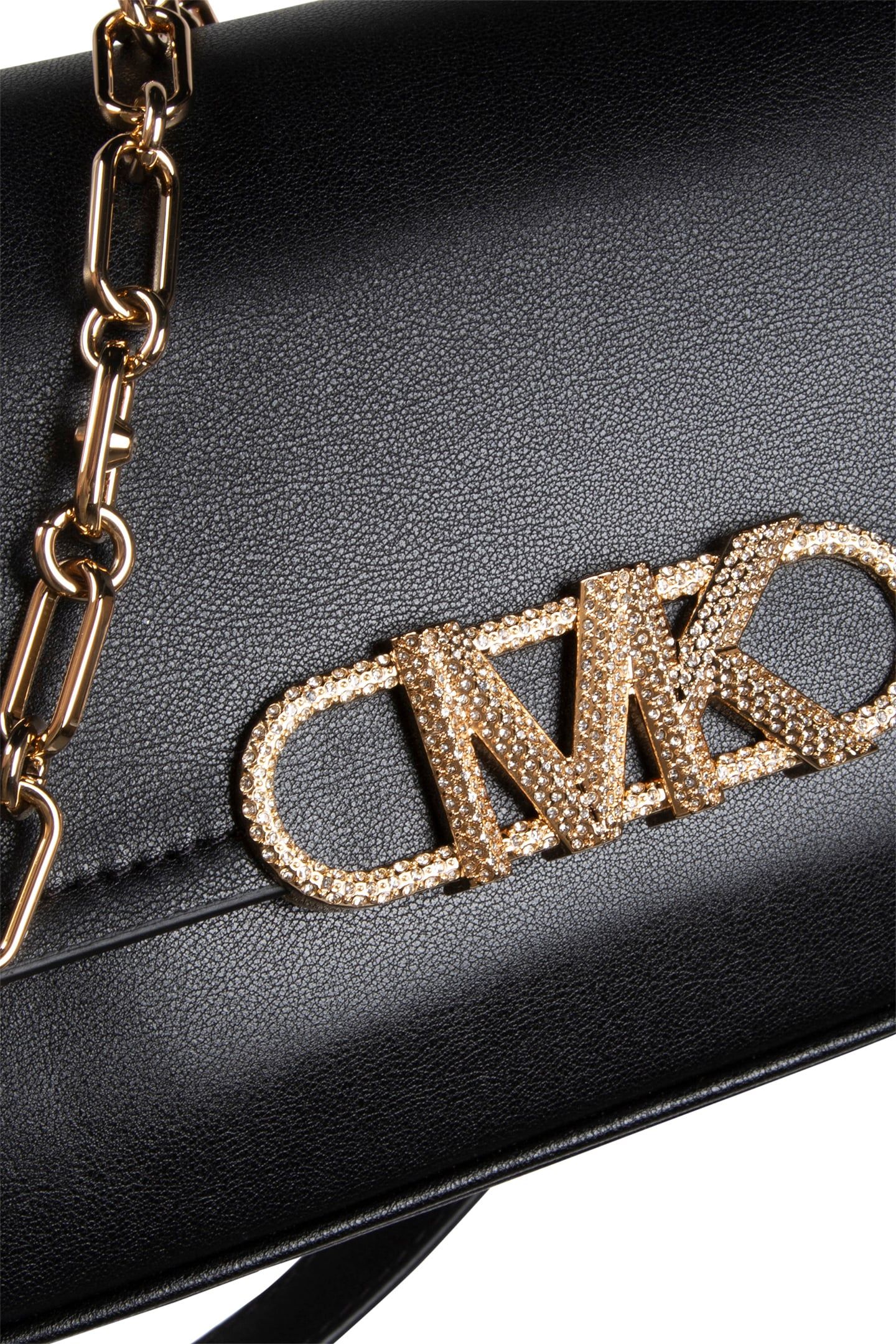 LEATHER CHAIN SHOULDER BAG IN BLACK 5