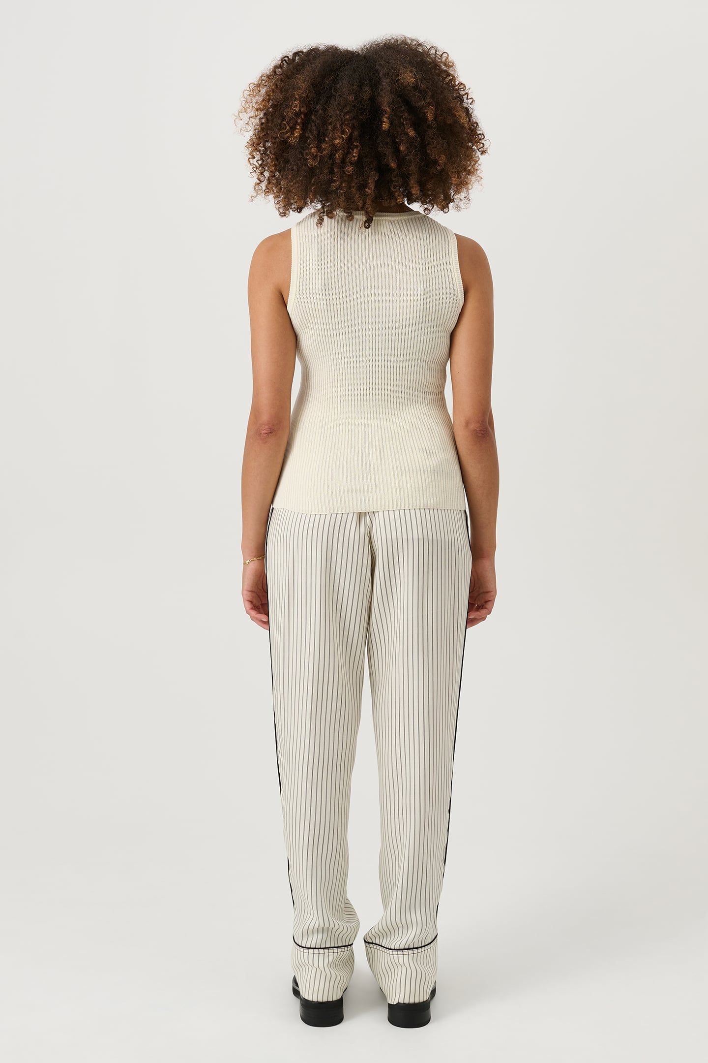 ELEEN TANK TOP OFF WHITE 2