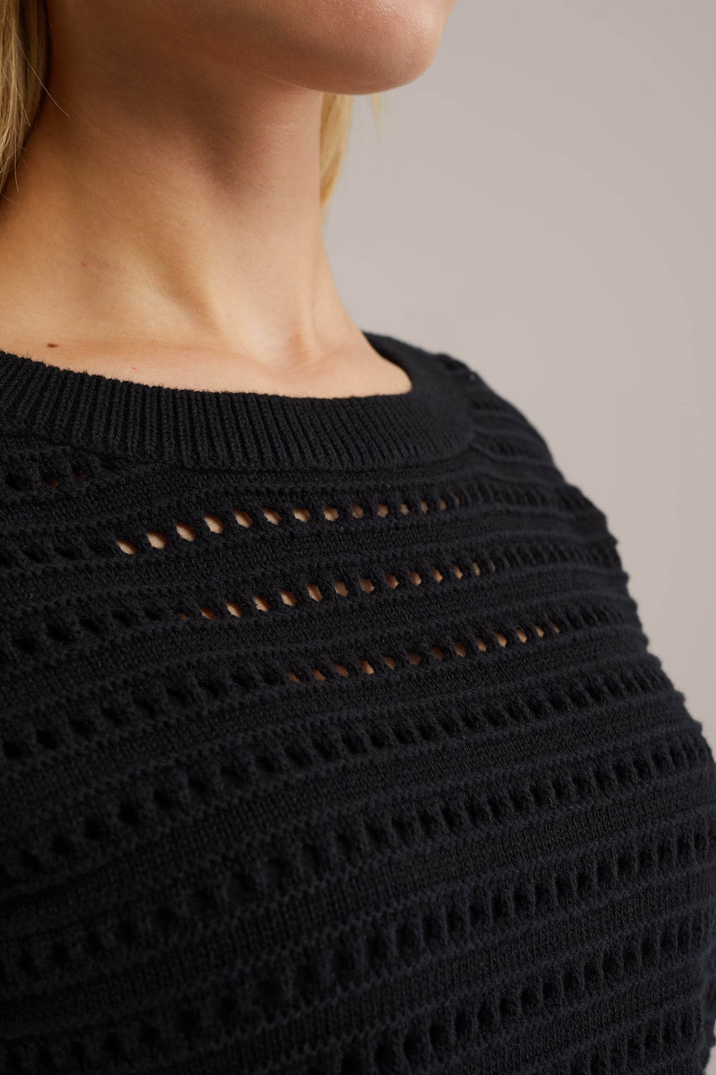 KNITTED PULLOVER BLACK 6