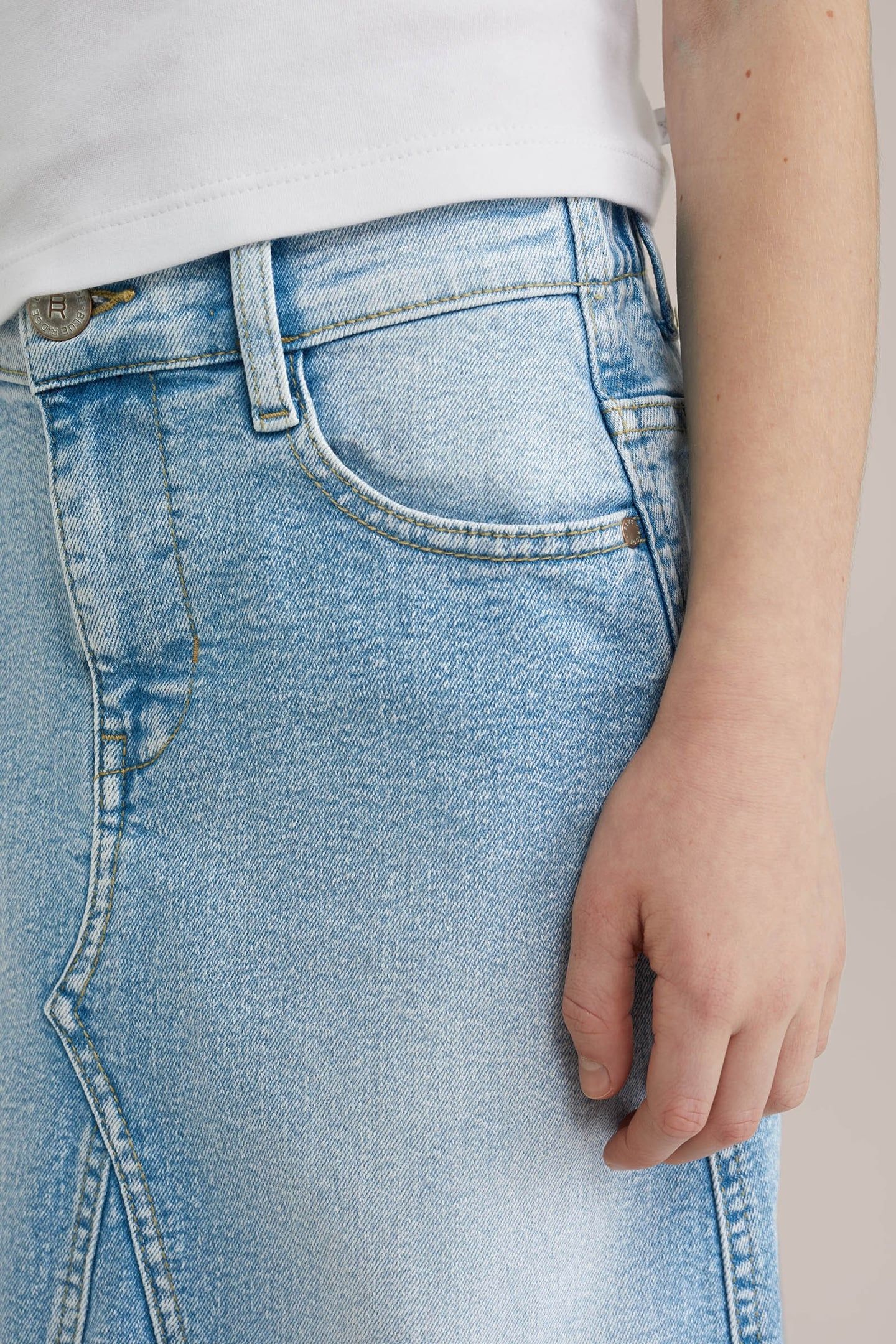 SKIRT MEDIUM LENGTH LIGHT BLUE 9