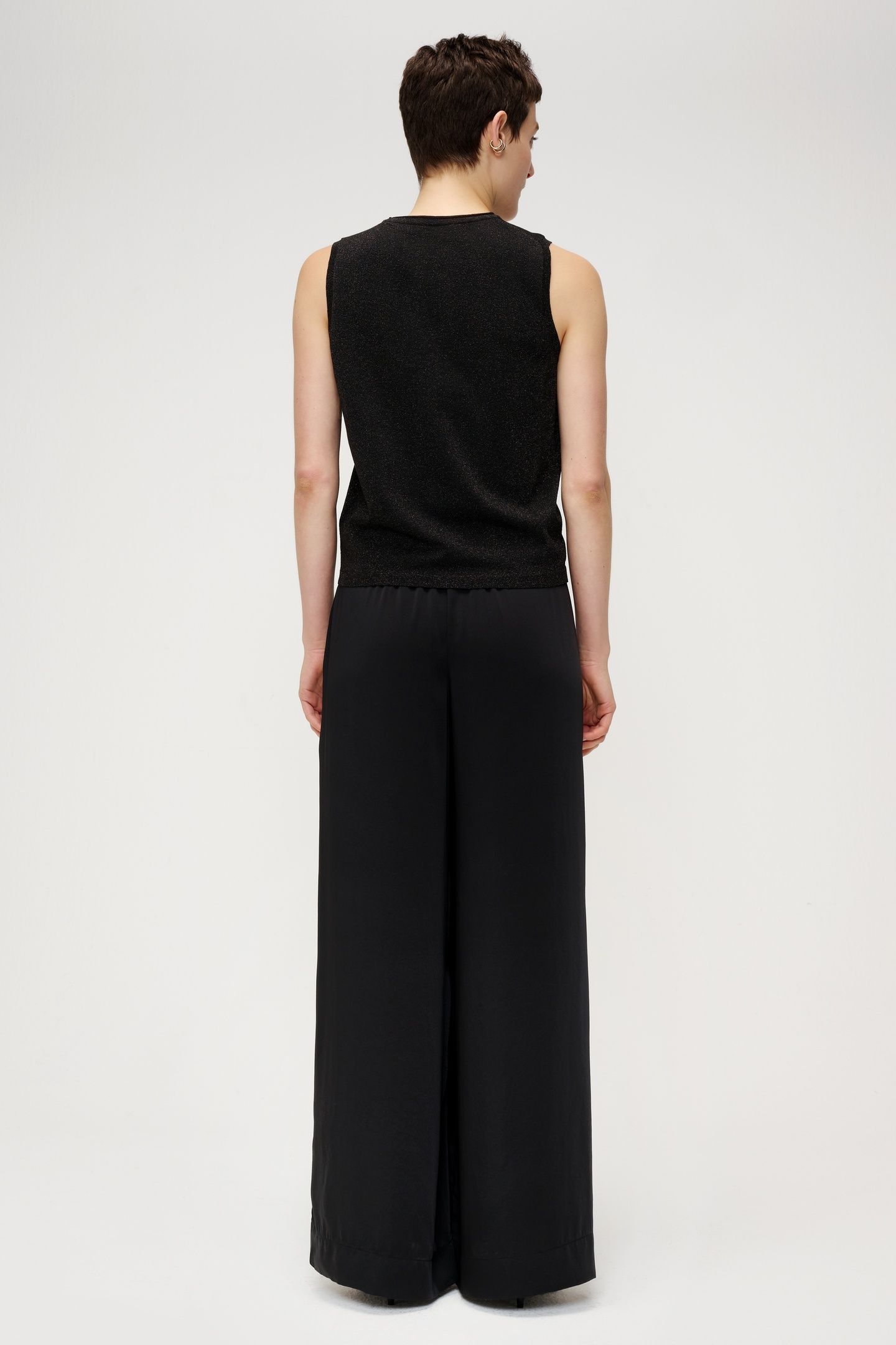 VISCOSE MIX SLEEVLESS TOP BLACK 4