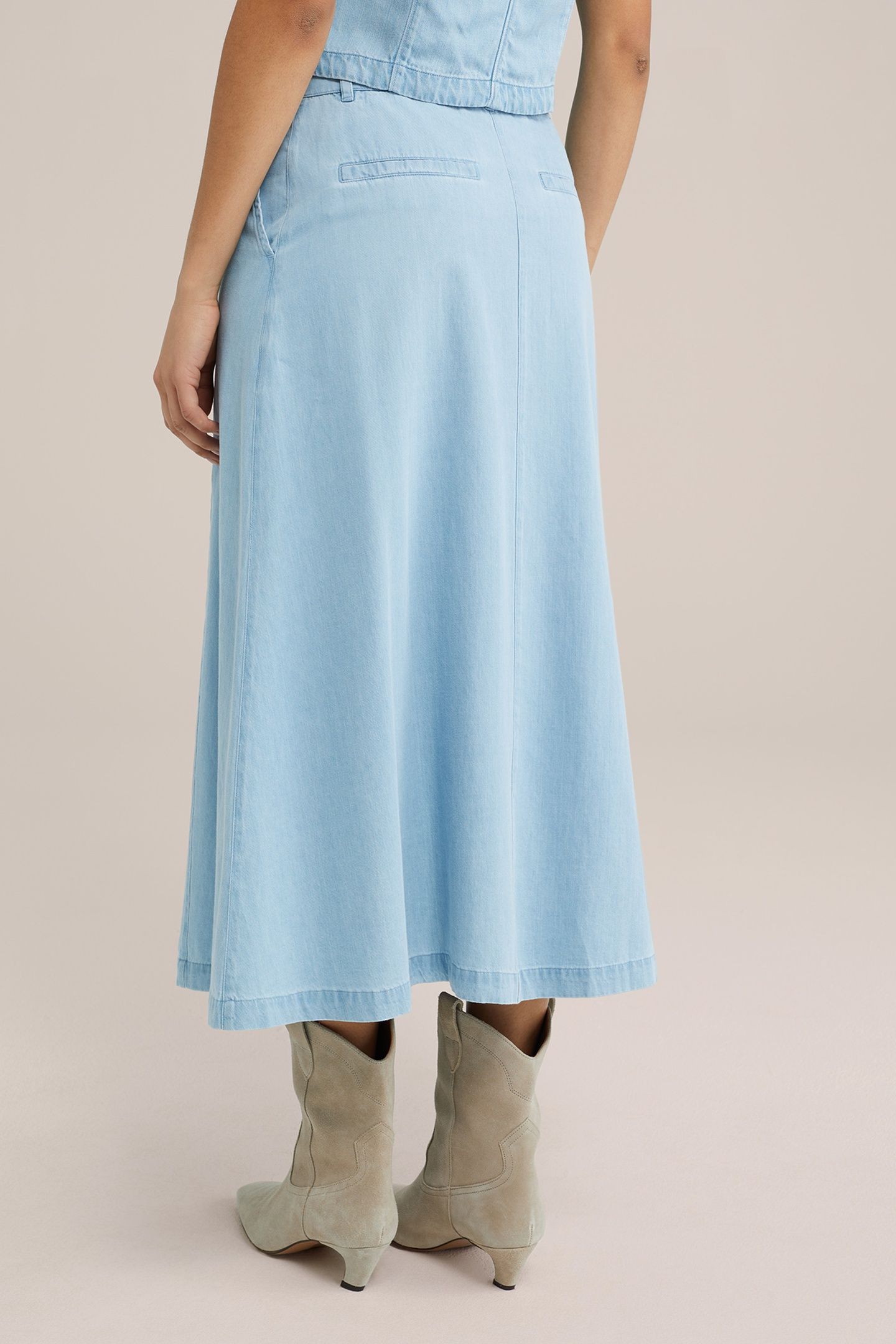 SKIRT MEDIUM LENGTH LIGHT BLUE 8