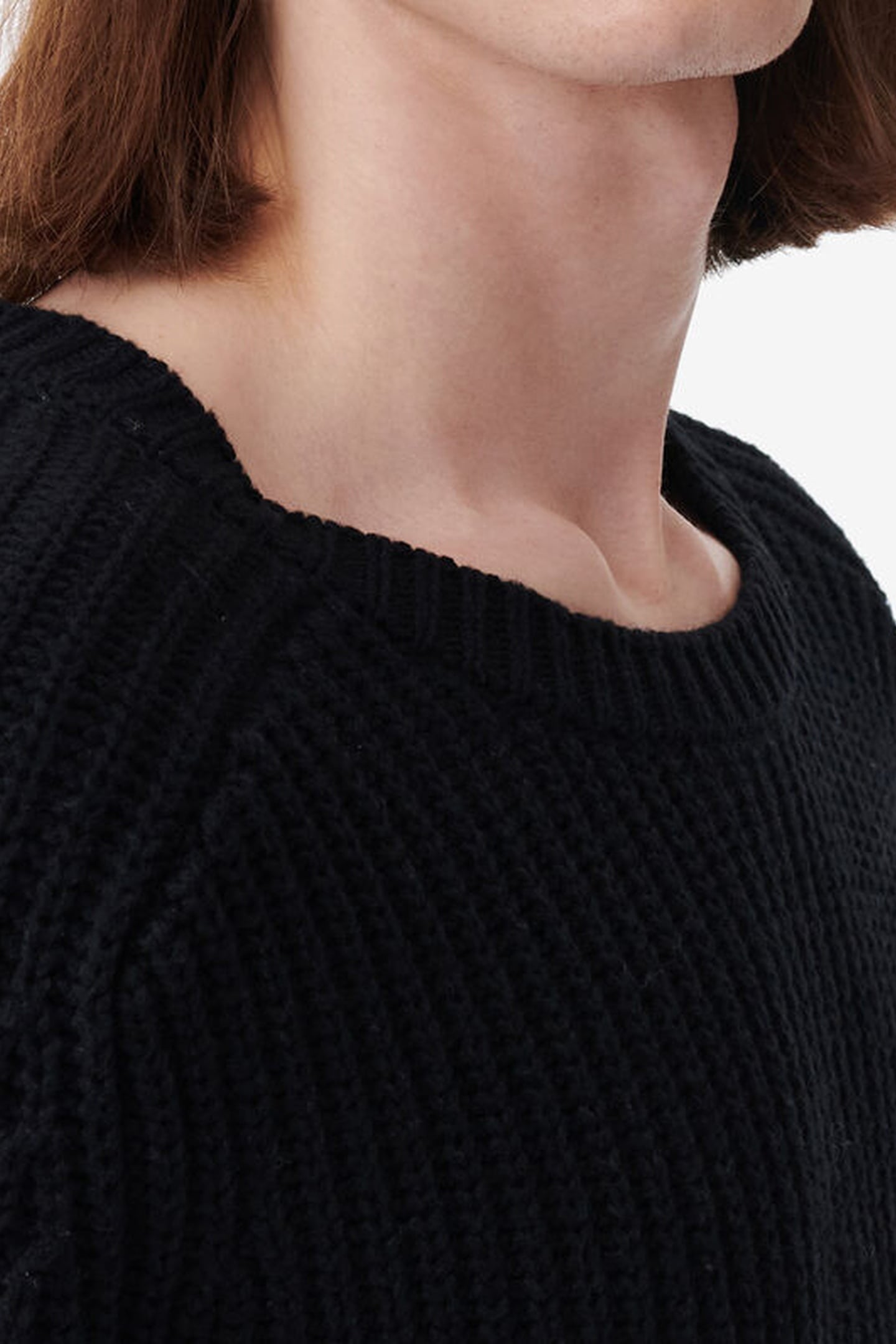 ADEQUE PULLOVER BLACK 5