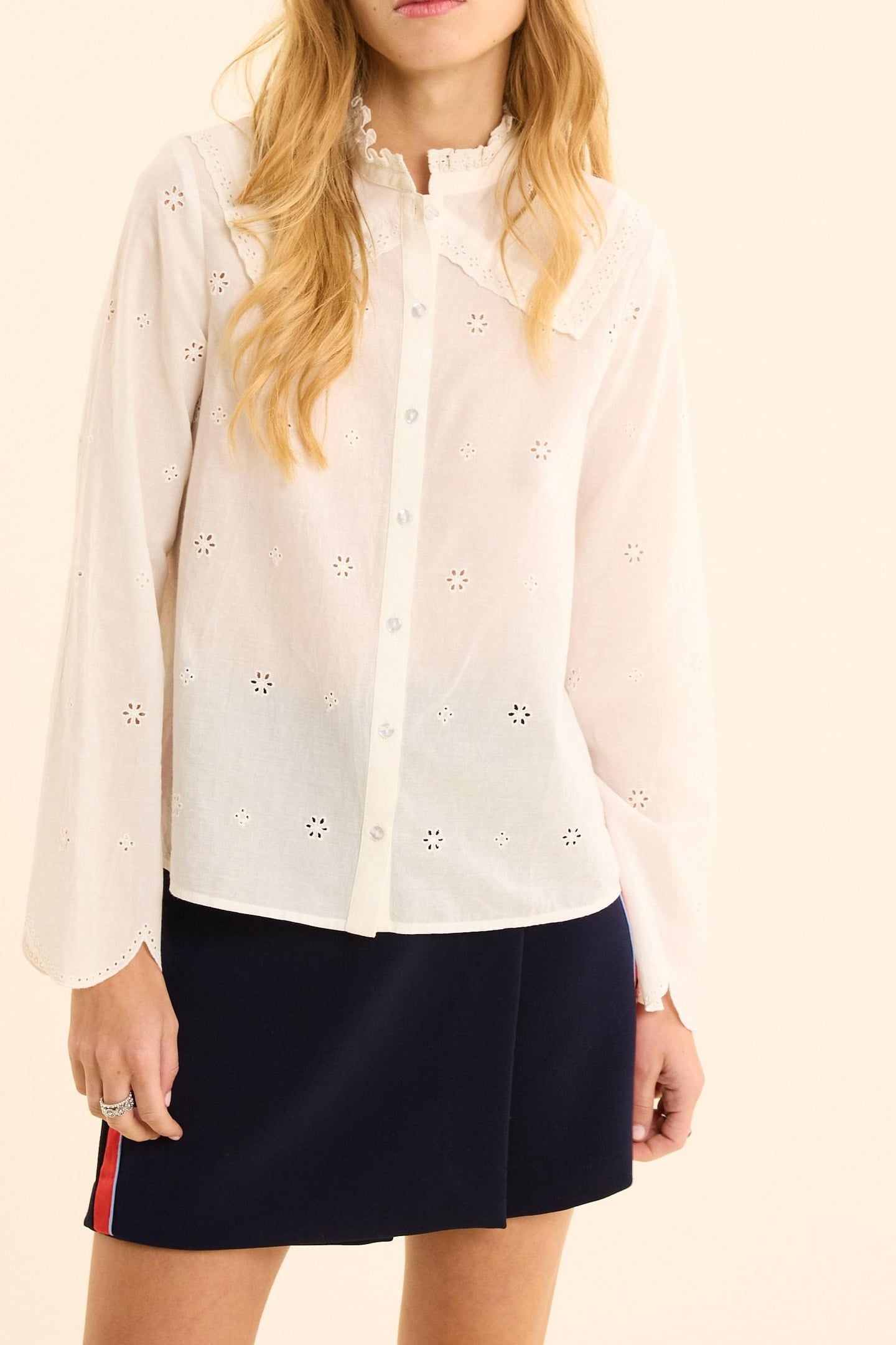 ECRU EYELET EMBROIDERY SHIRT, STITCHED COLLAR ECRU 1