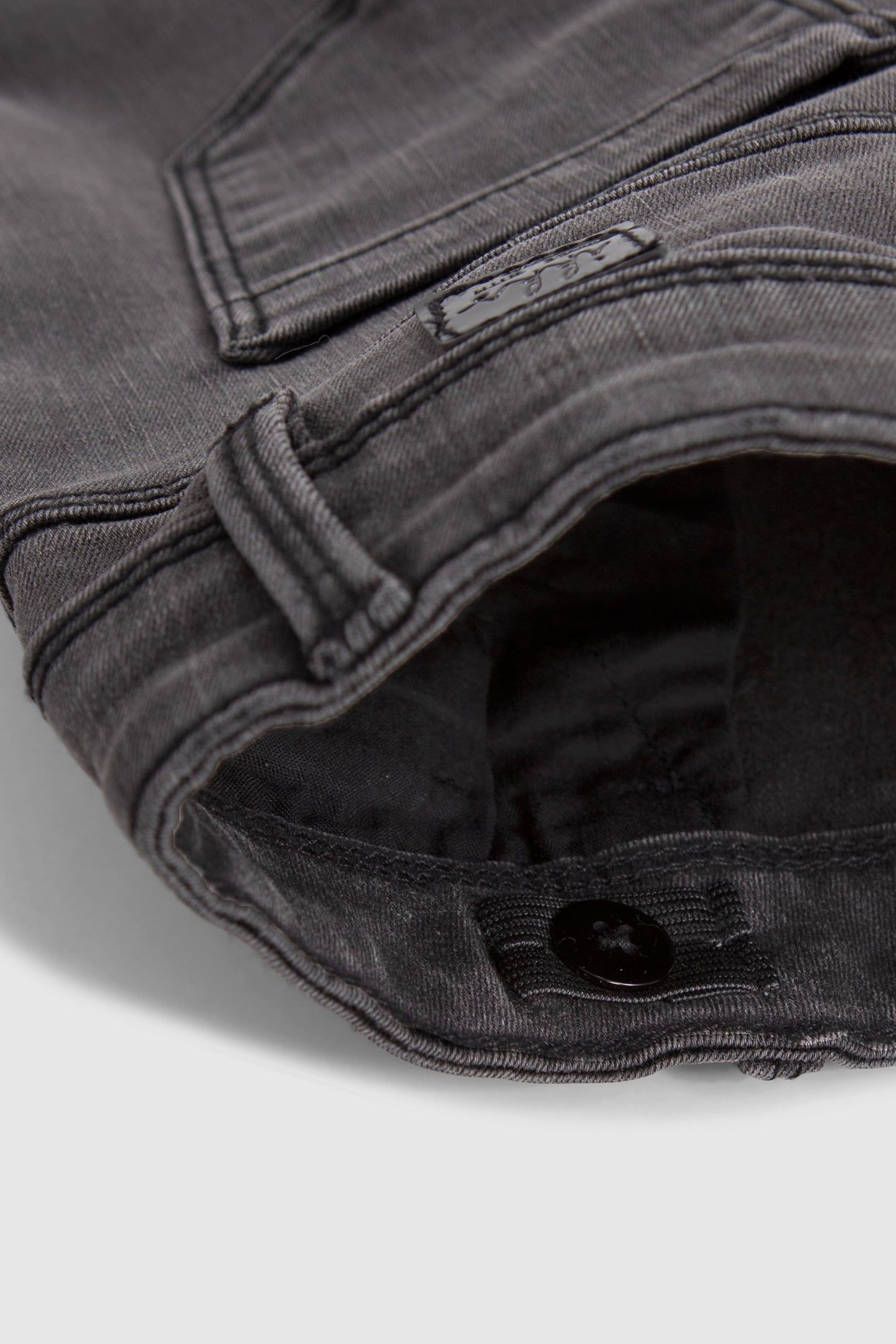 MOM WASHED BLACK JEANS WITH GIRL STUDS 7