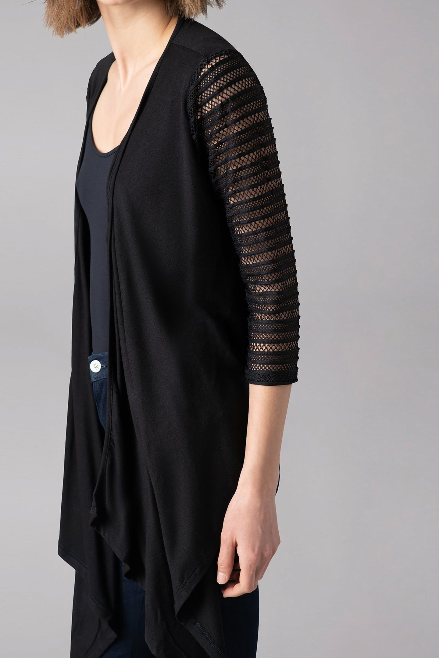 HELMI BLACK 1
