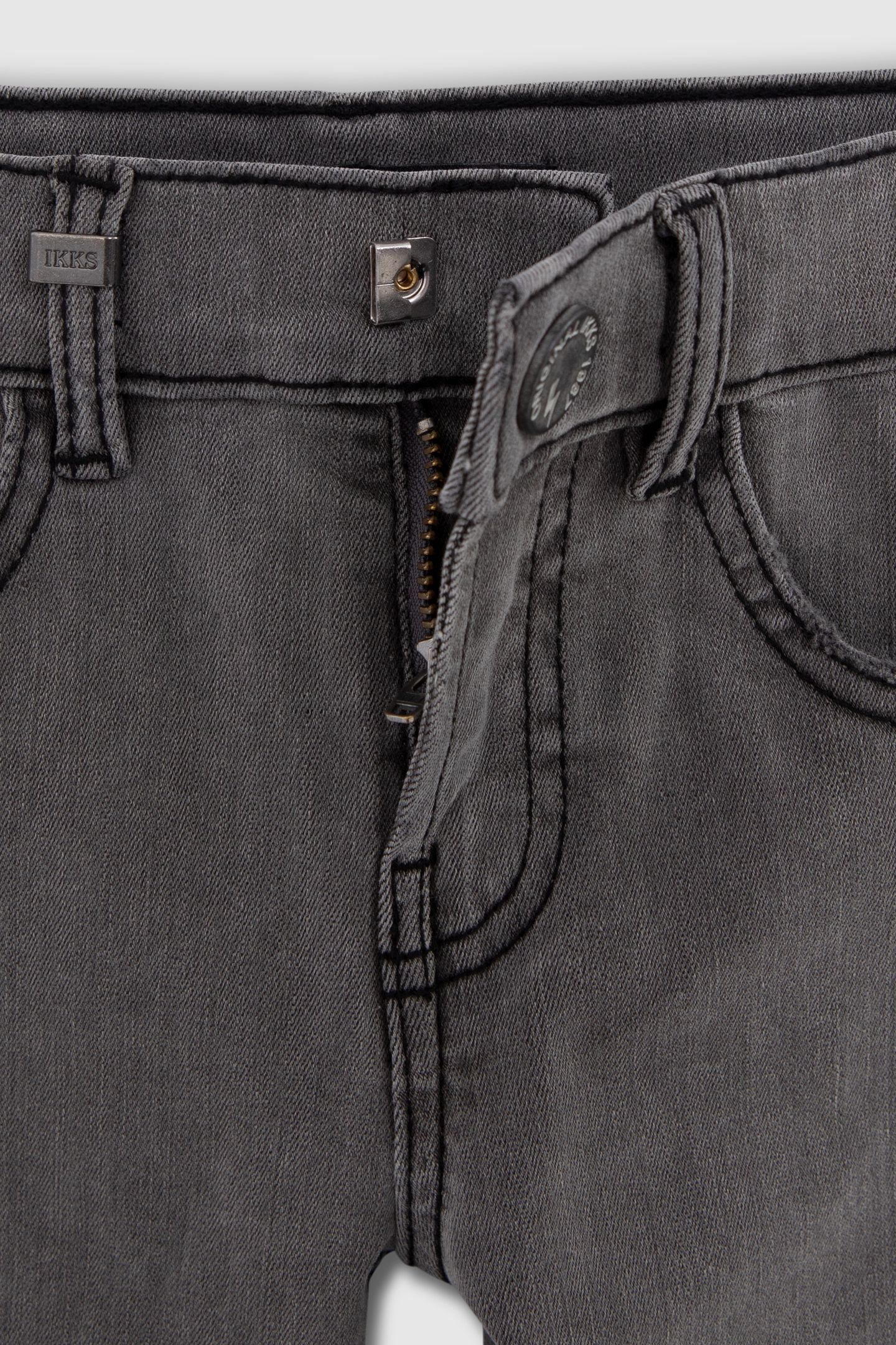 BOY’S GREY SLIM JEANS WITH BADGE AND JACRON LIGHTNING 8