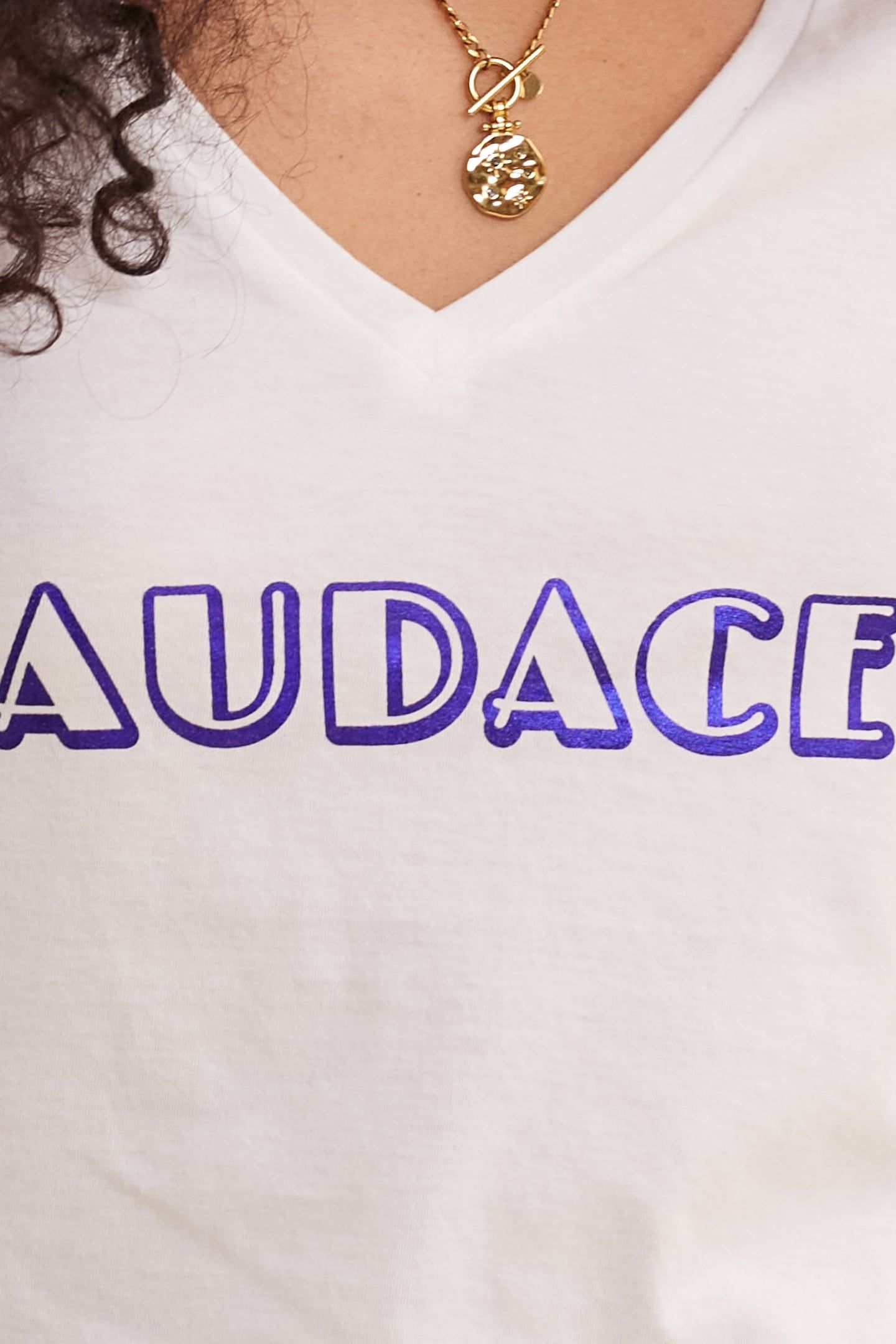 WHITE V-NECK T-SHIRT WITH METALLIC BLUE SLOGAN OFF-WHITE 5