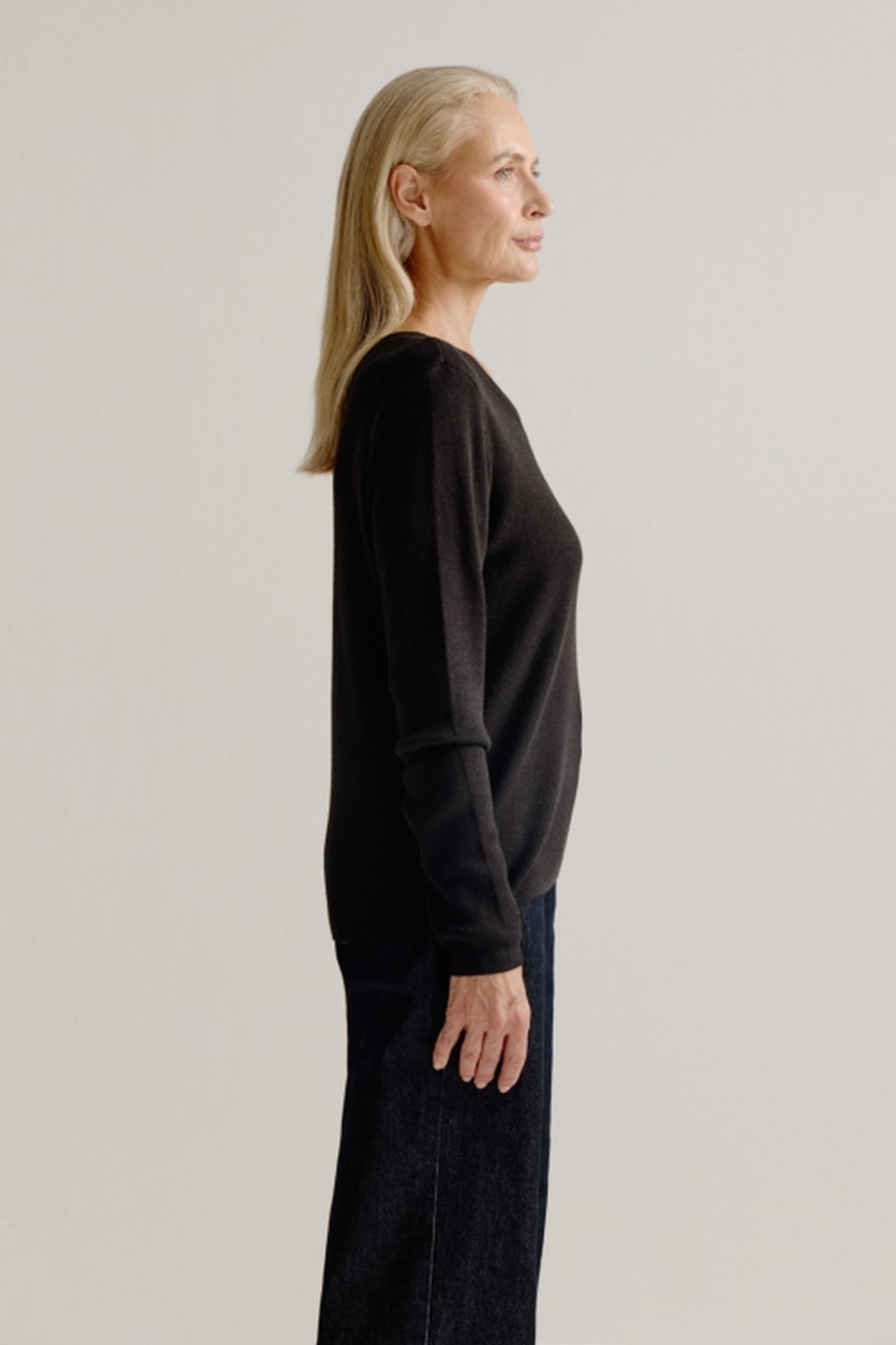 ASTRID SWEATER BLACK 4