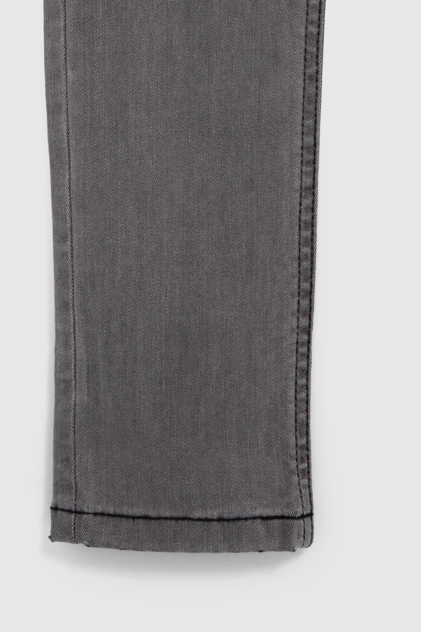 BOY’S GREY SLIM JEANS WITH BADGE AND JACRON LIGHTNING 4