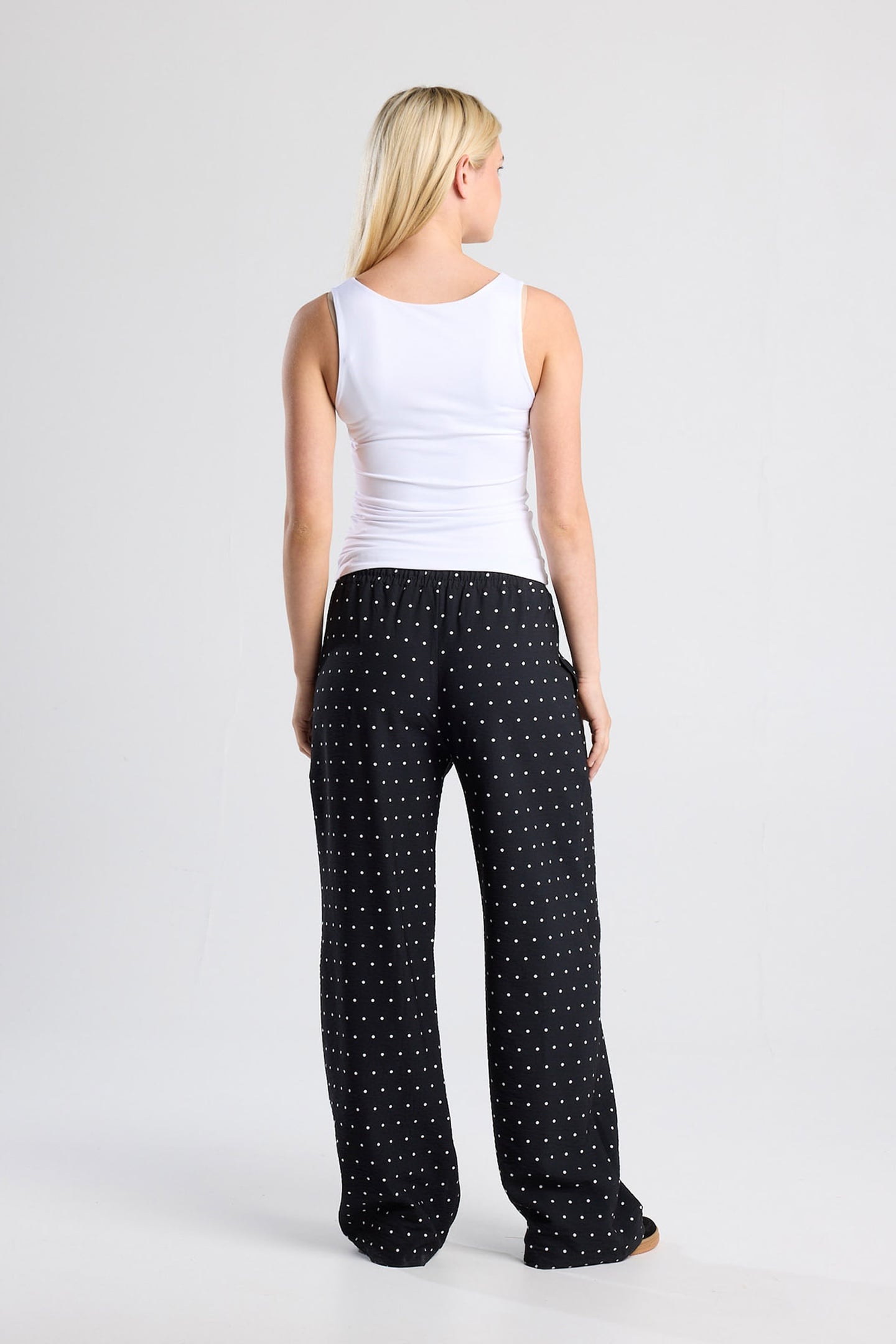 PINA BLACK 2