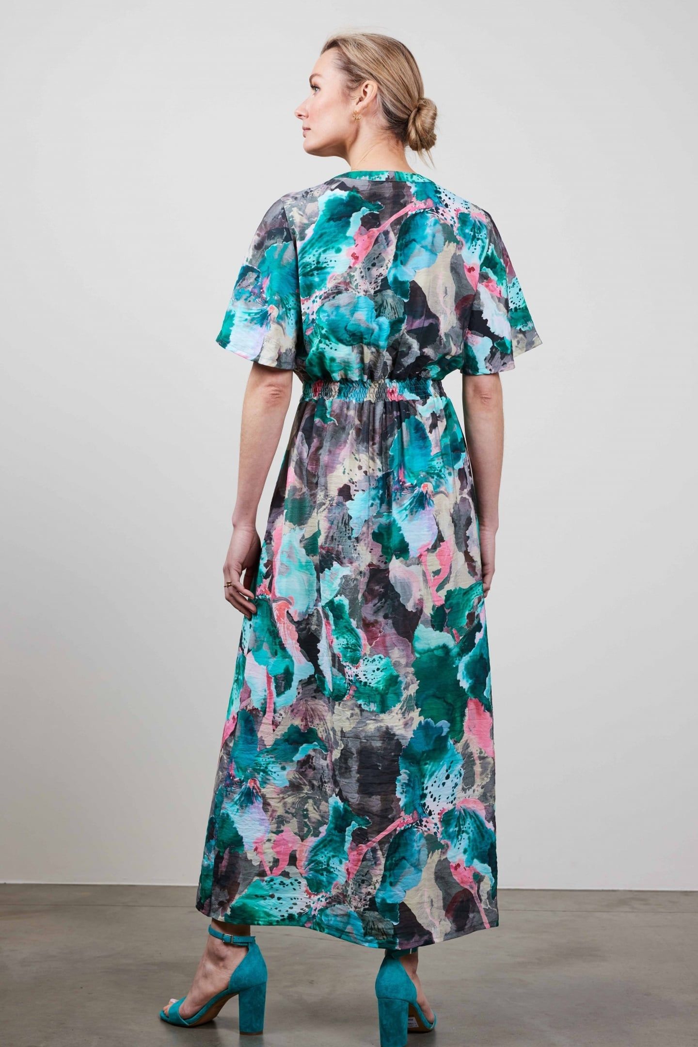 DRESS NOVA IN LIGHT GREY WITH DREAMSCAPE PRINT 4