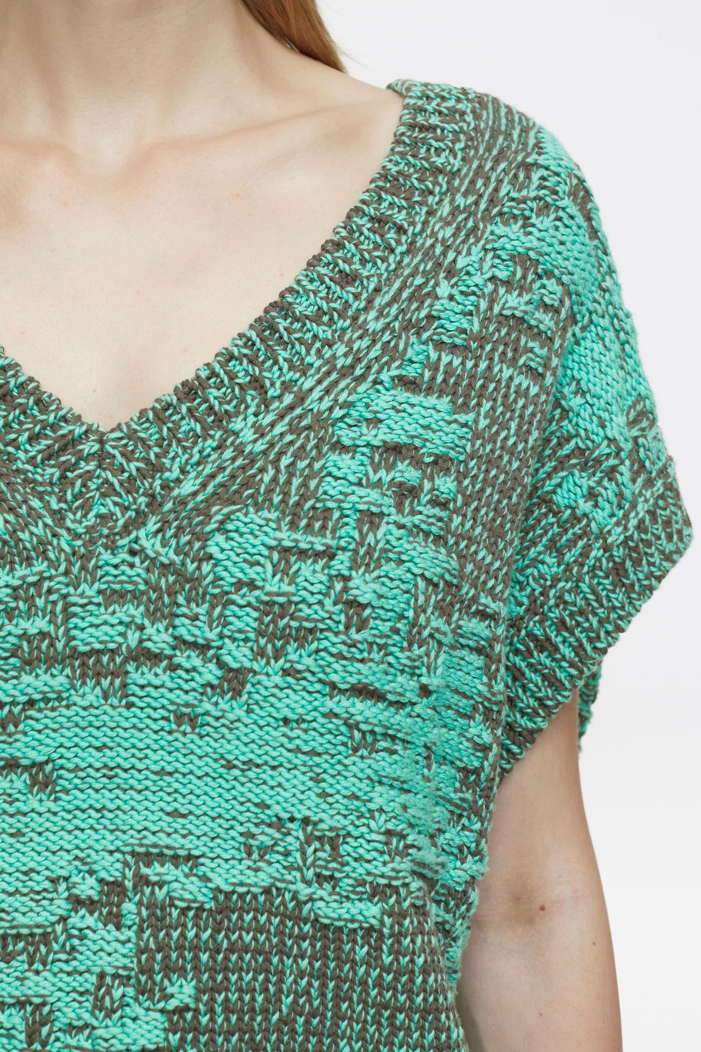 V NECK VEST KNITS GRIND 7