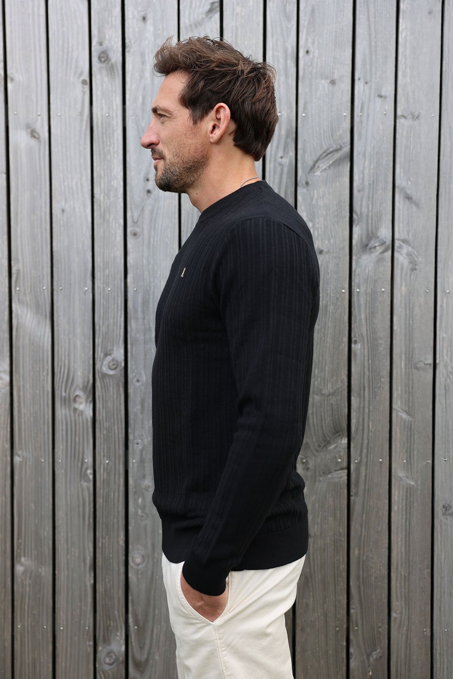 KN VERTICAL BLACK 2