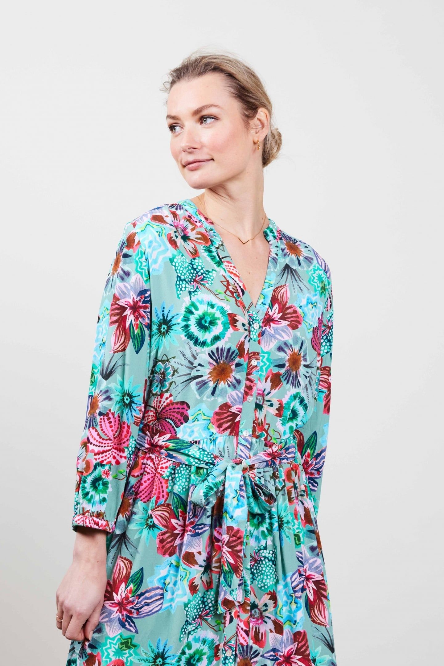 DRESS MELODY IN GRANITE GREEN WITH FLORAL MEDLEY PRINT. 2