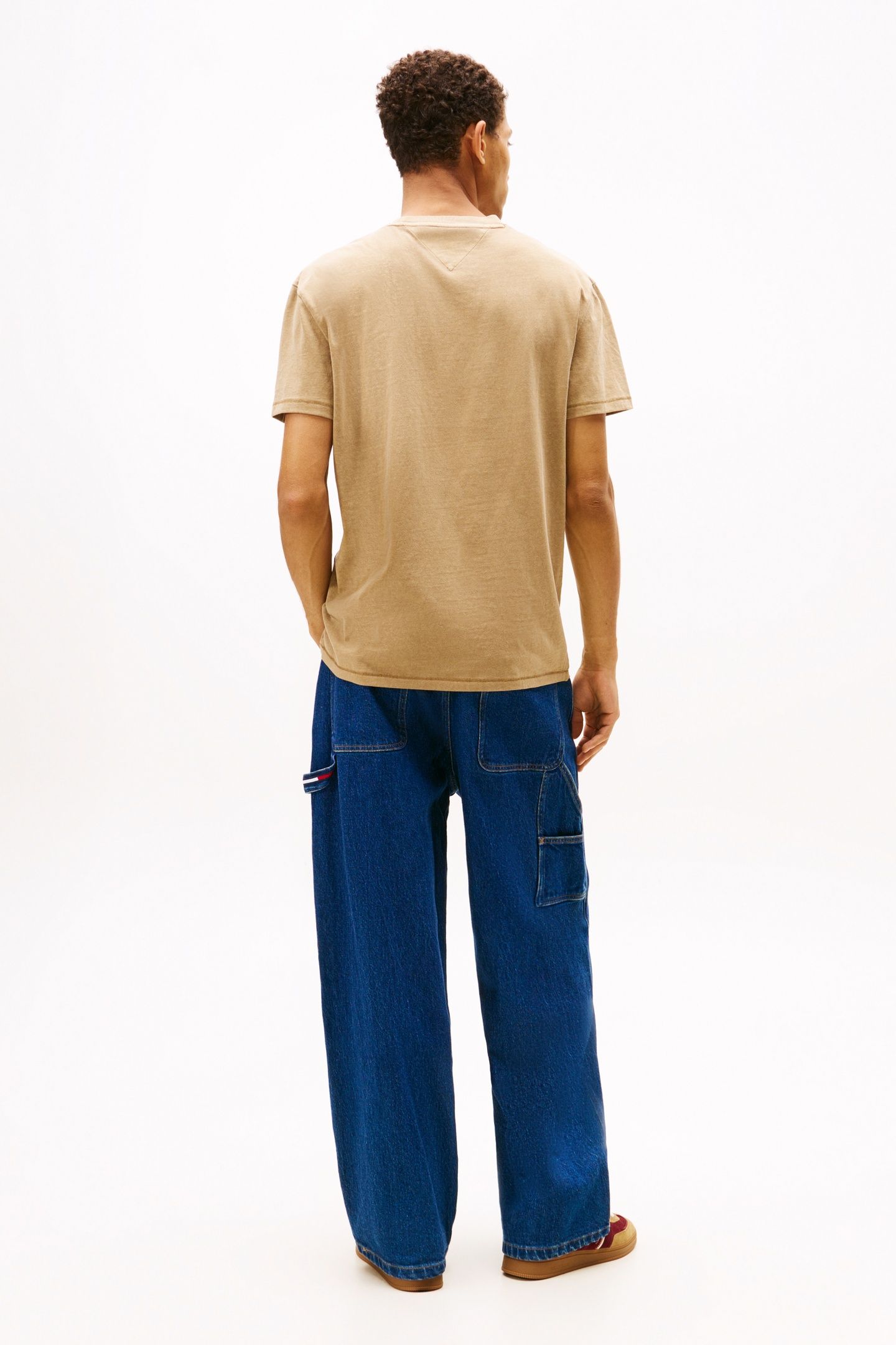 ARCH LOGO TEXTURED T-SHIRT DARK DUNE 3