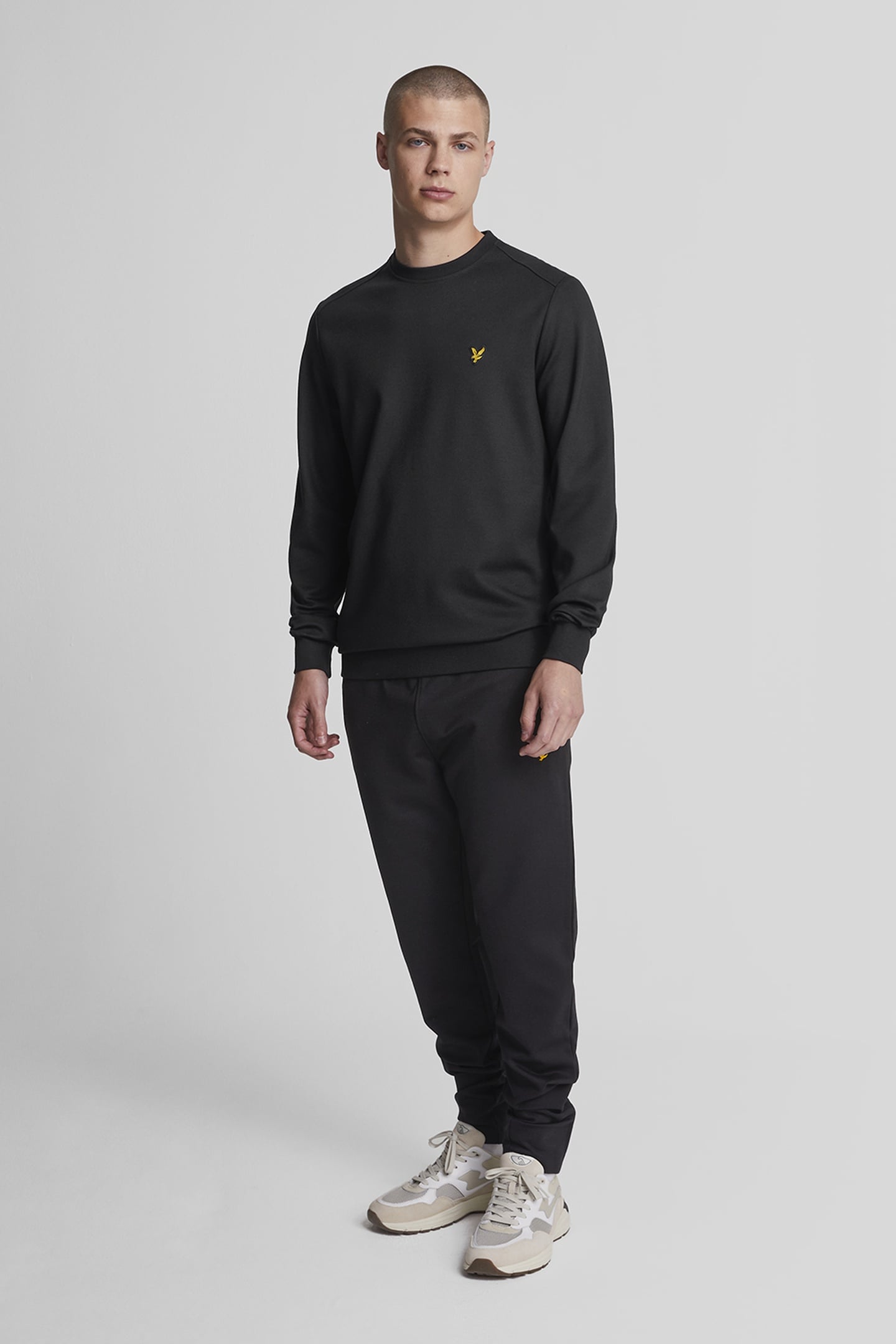 CREW NECK FLY FLEECE JET BLACK 1