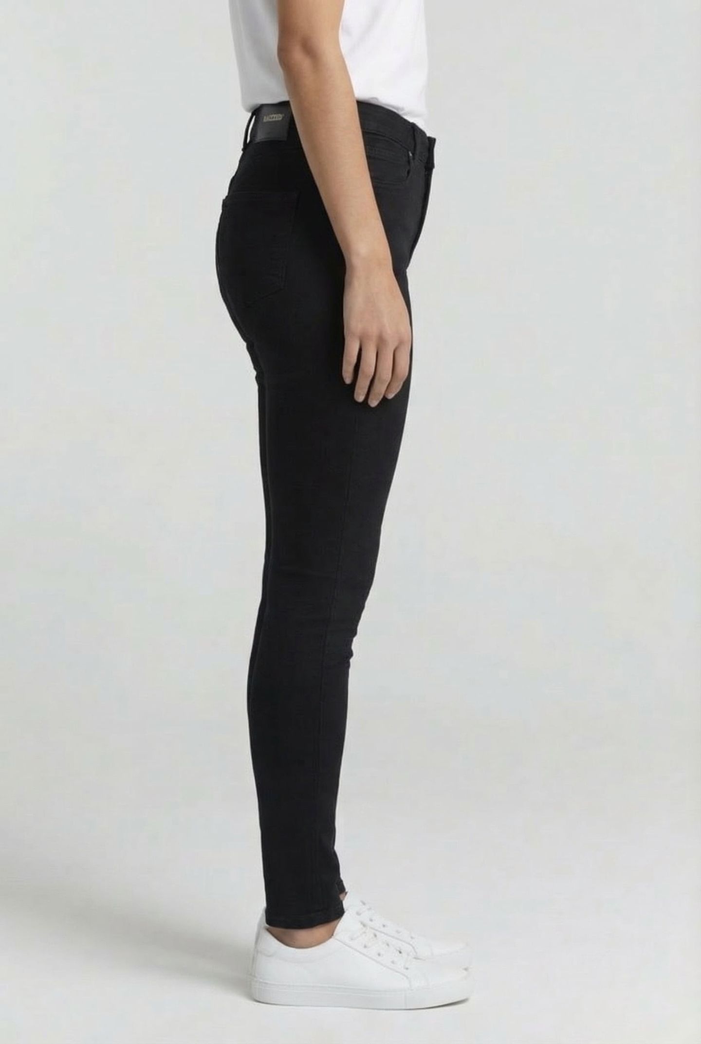 BLOSSOM BLACK 3