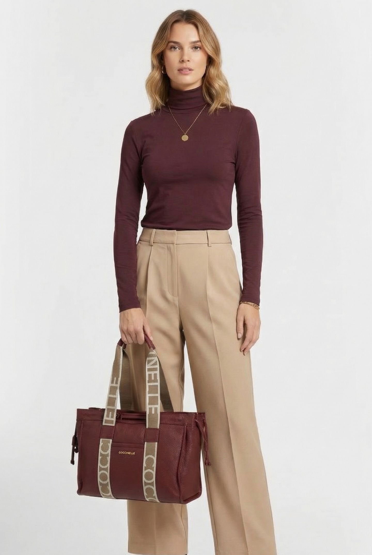 GRAINED LEATHER SIGNATURE TOTE BAG 2