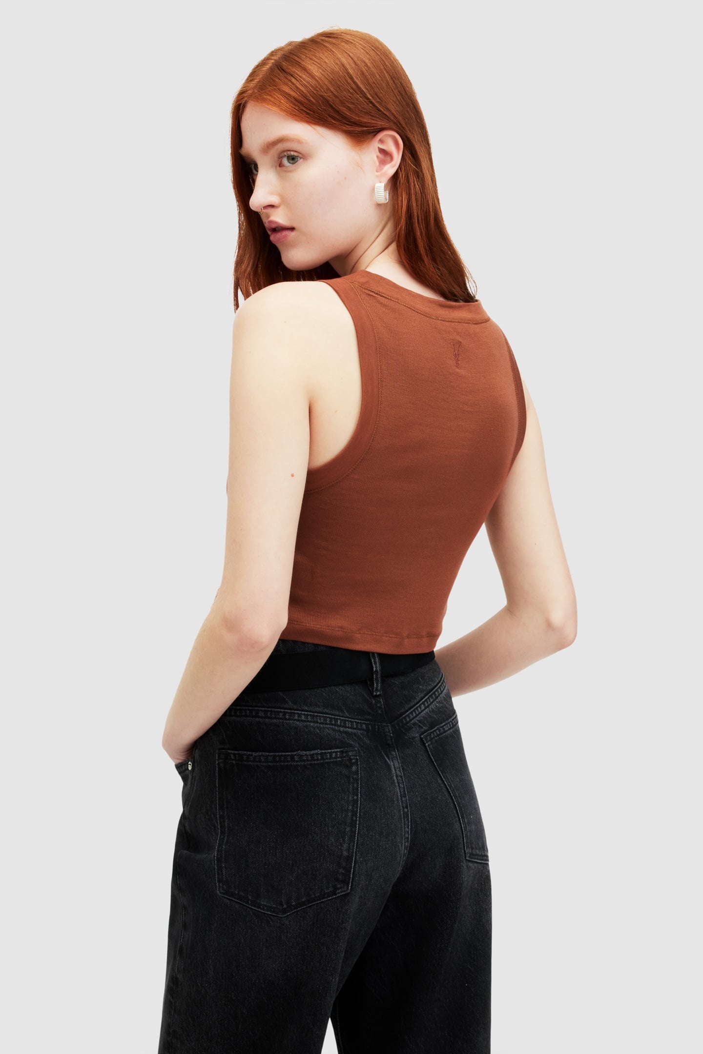 RINA CROPPED TANK BRUNETTE BROWN 2