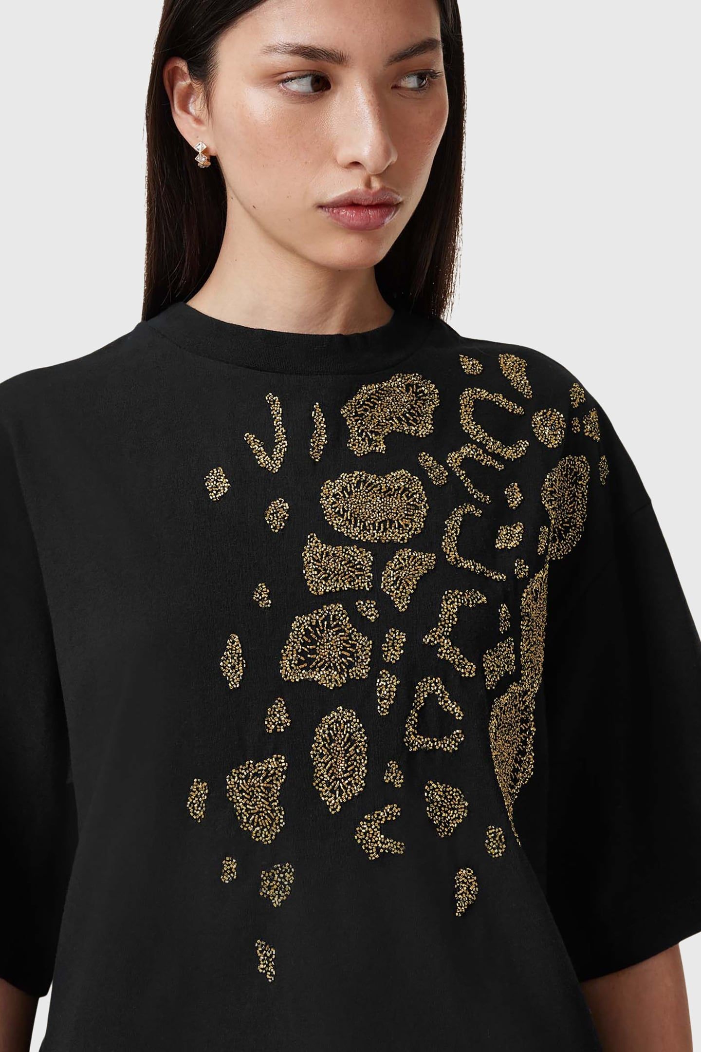 FLOW EMB AMELIE TEE BLACK 2
