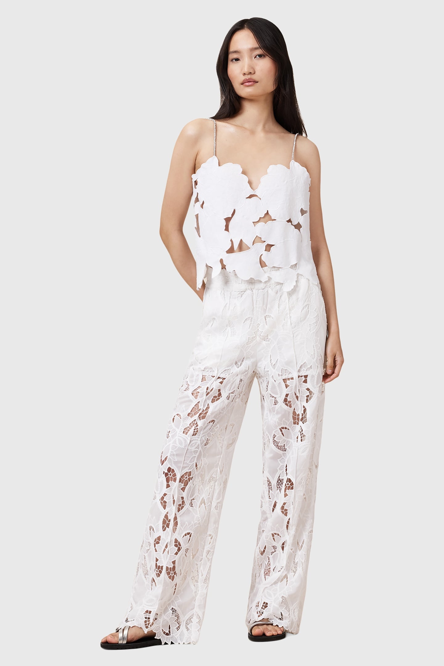 FLORA EMB TOP OFF WHITE 2