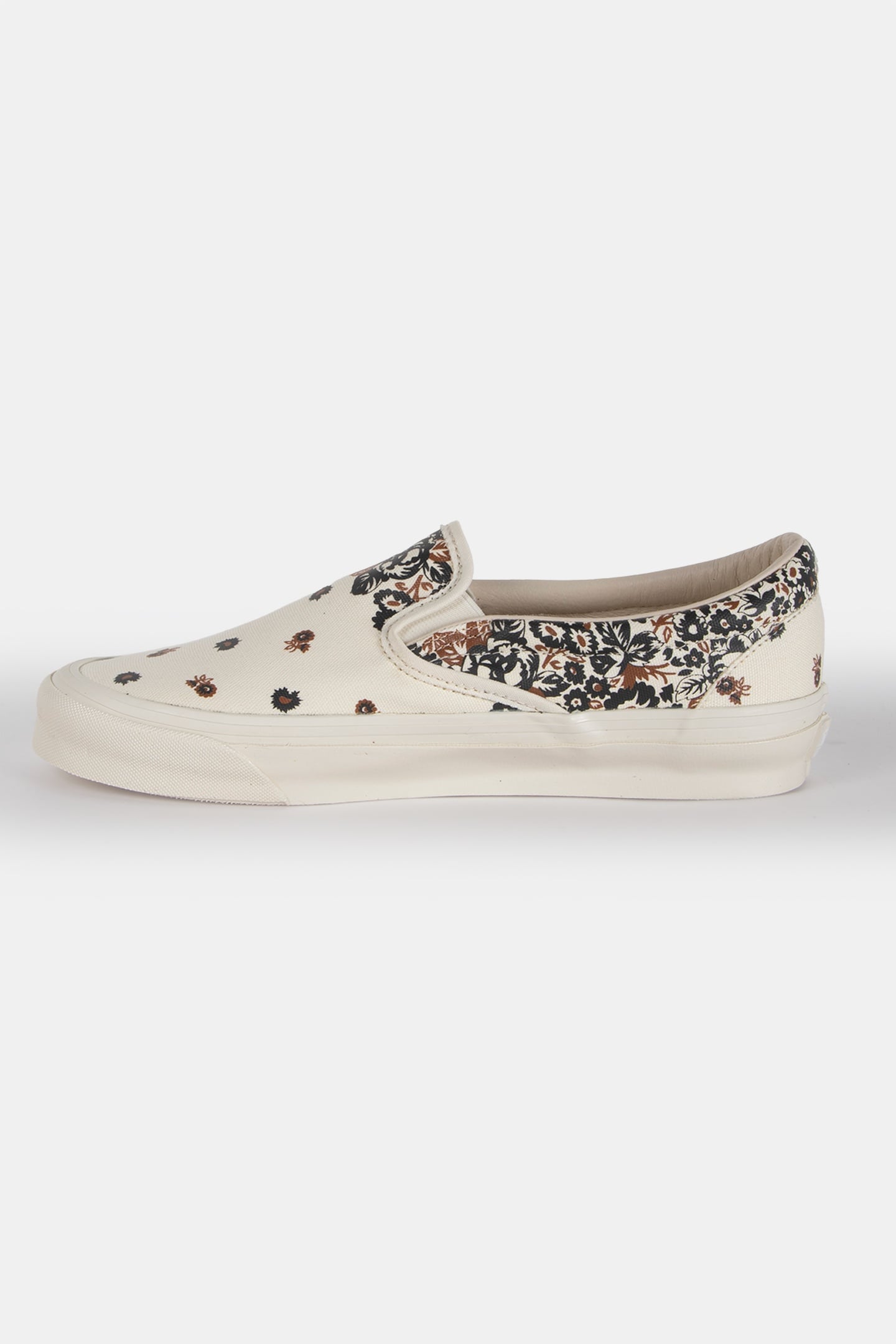 UNISEX OG CLASSIC SLIP-ON NOMA T.D. X END WHITE 2