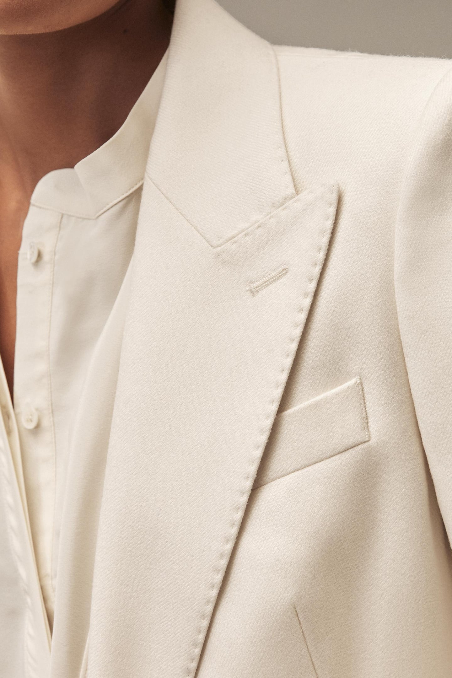TUX BLAZER WHITE 5