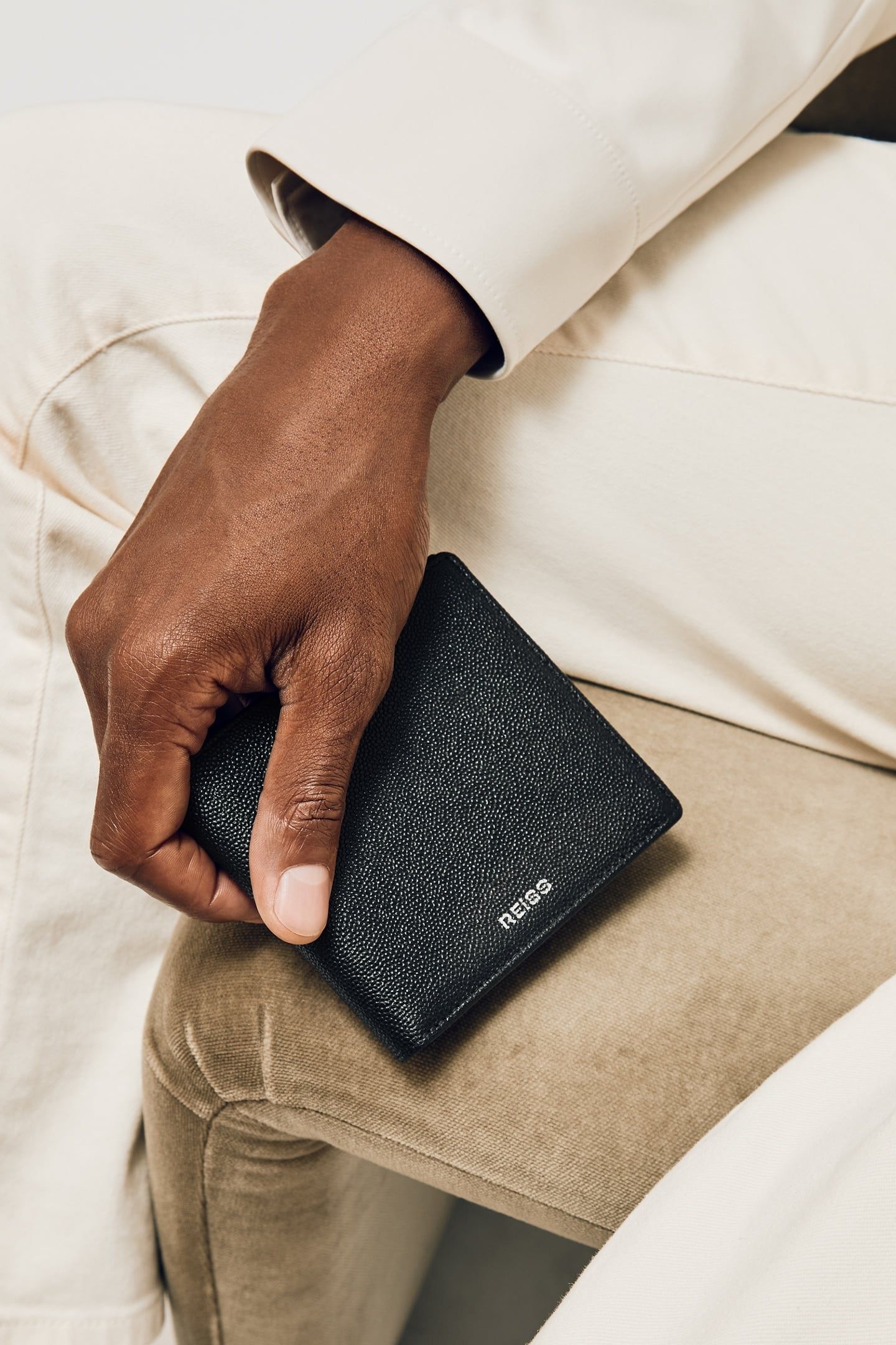 MICRO GRAIN LEATHER WALLET BLACK 4