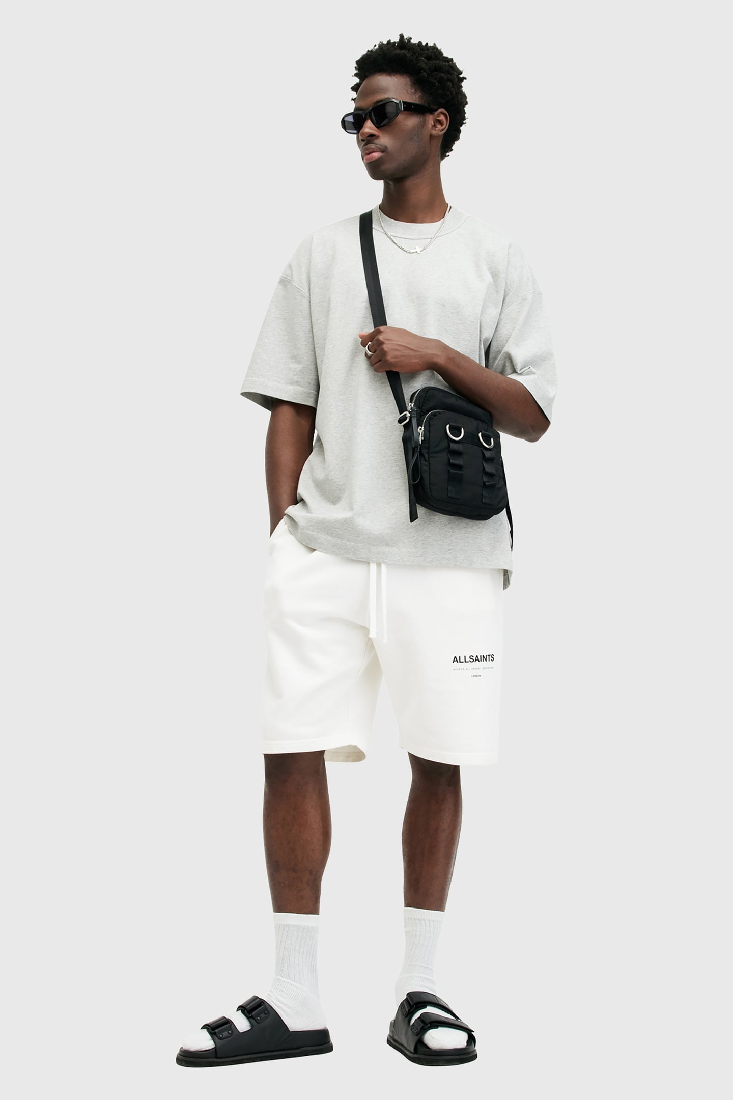 UNDERGROUND SWEATSHO ASHEN WHITE 1
