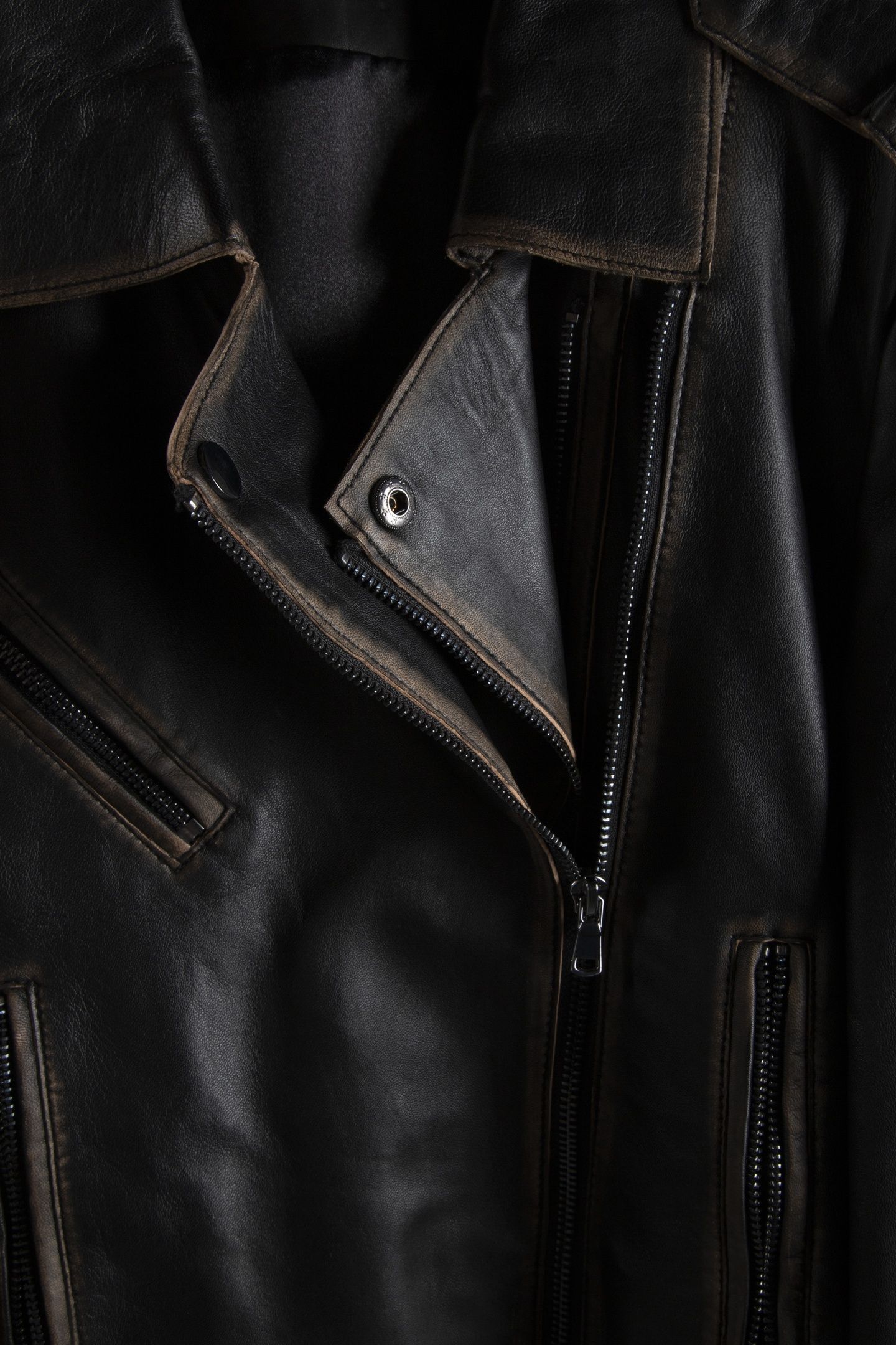 BENTE BLACK 4
