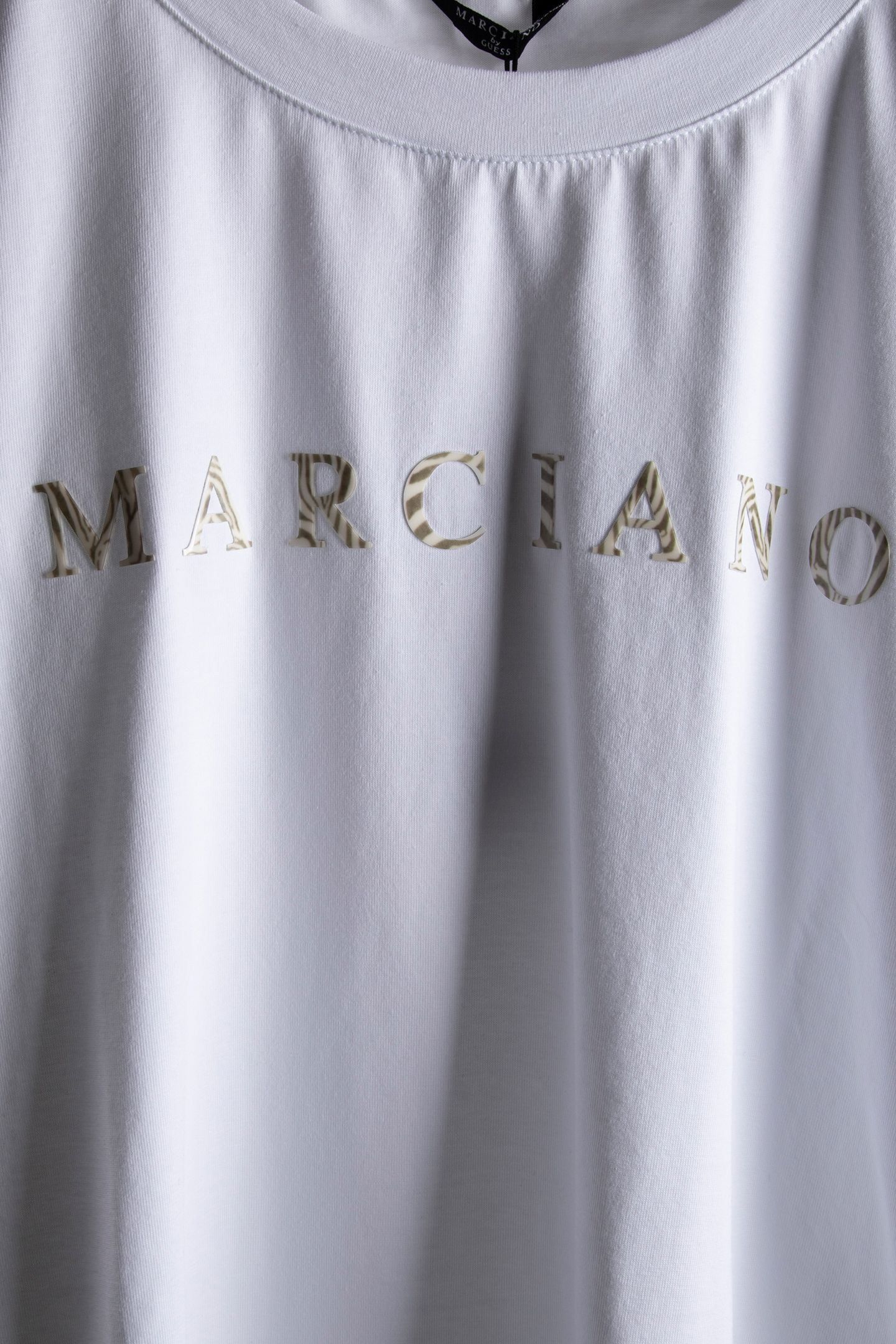 MARCIANO BY GUESS CANDY RN SS TSHIRT JBLK/CHARMING LEO 4