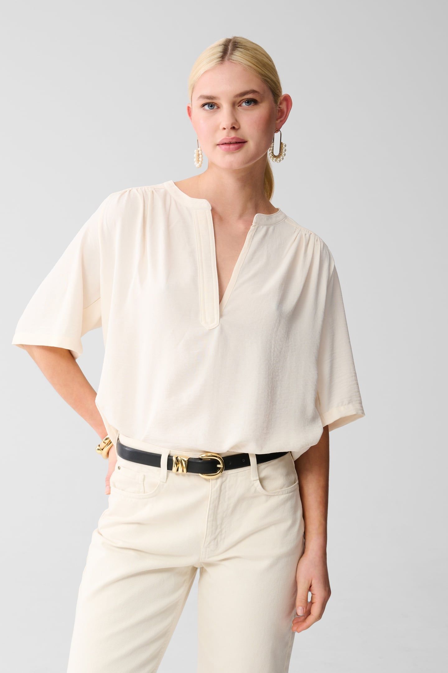 LA-SBTWIST SHORT SLEEVE TOP OFFWHITE 2