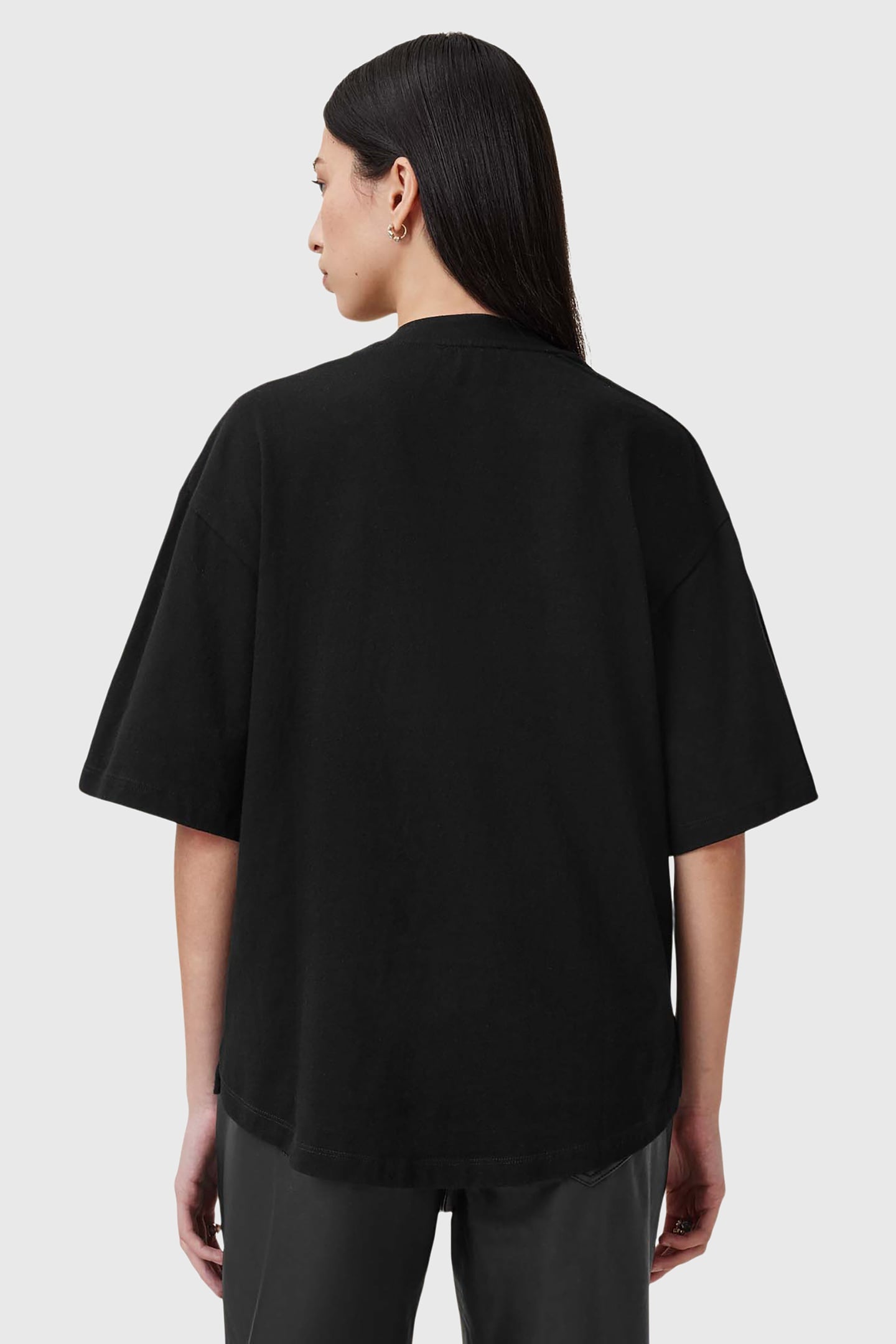 FLOW EMB AMELIE TEE BLACK 4