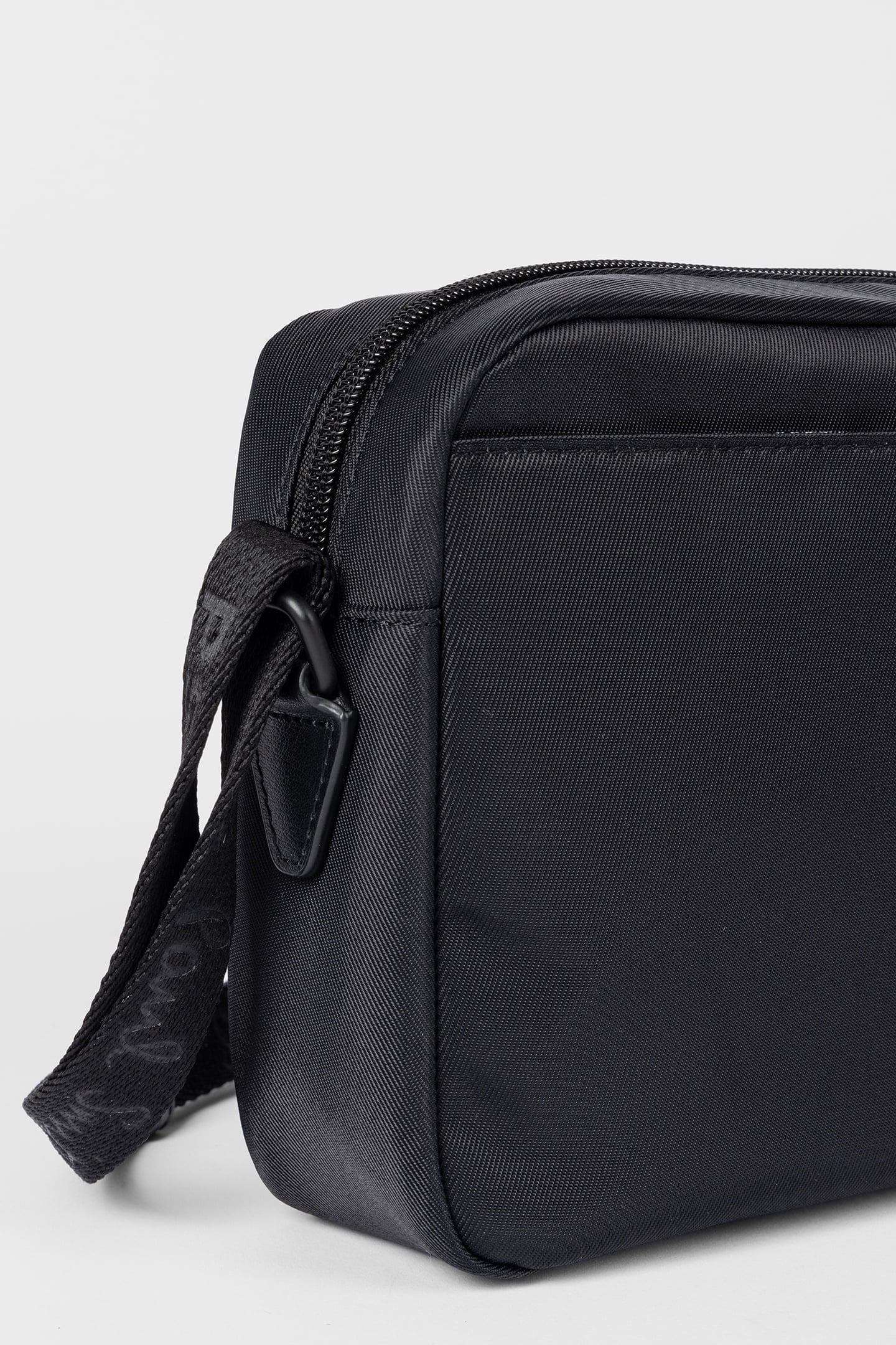 BAG XBODY BLACK 8