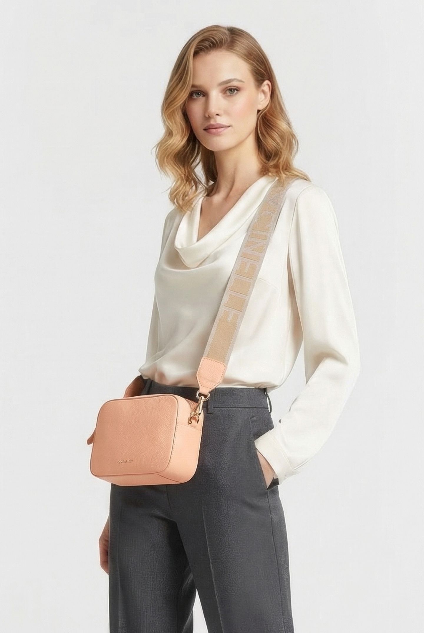CROSS BODY BAG IN LEATHER 1