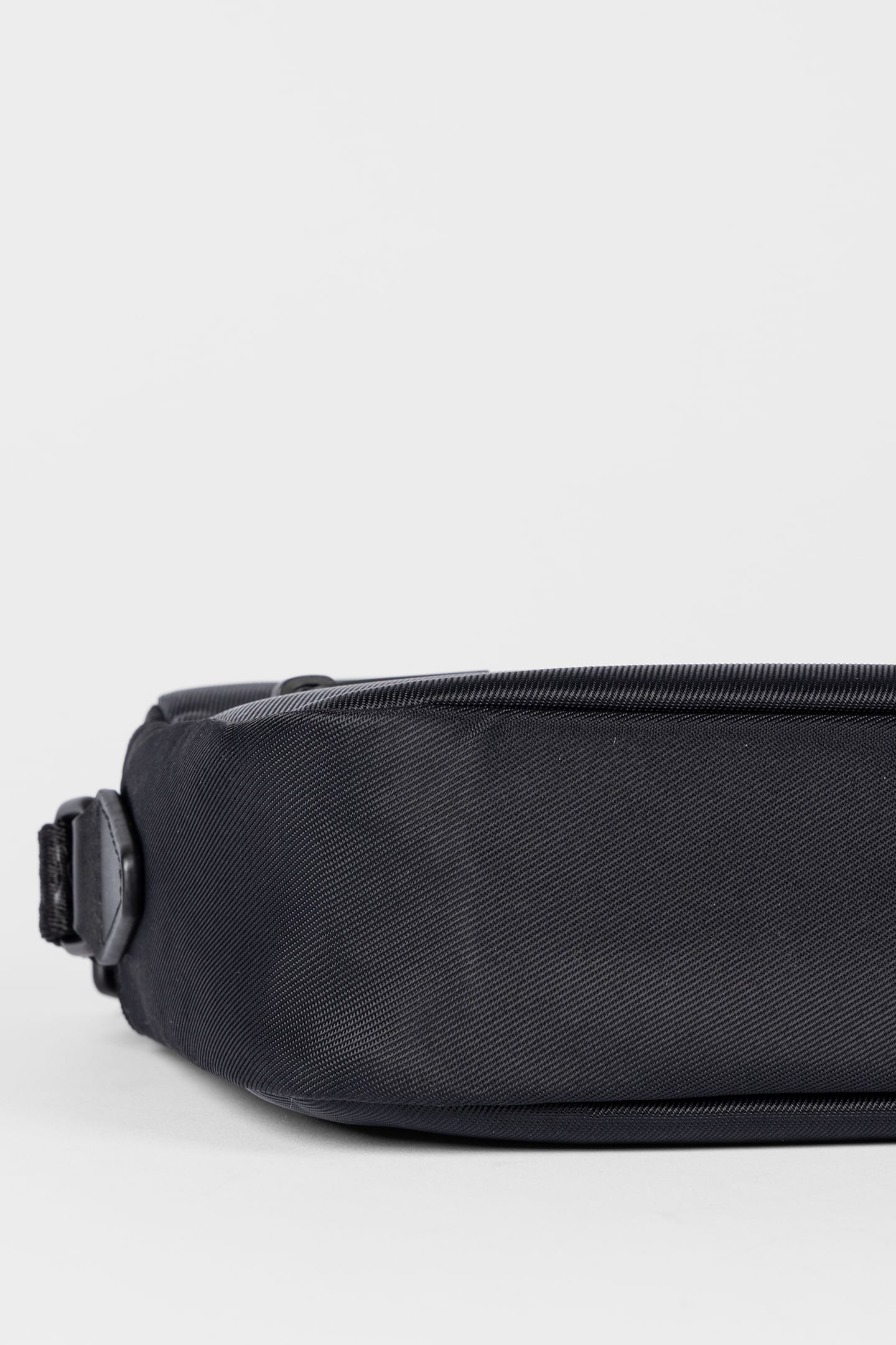 BAG XBODY BLACK 9