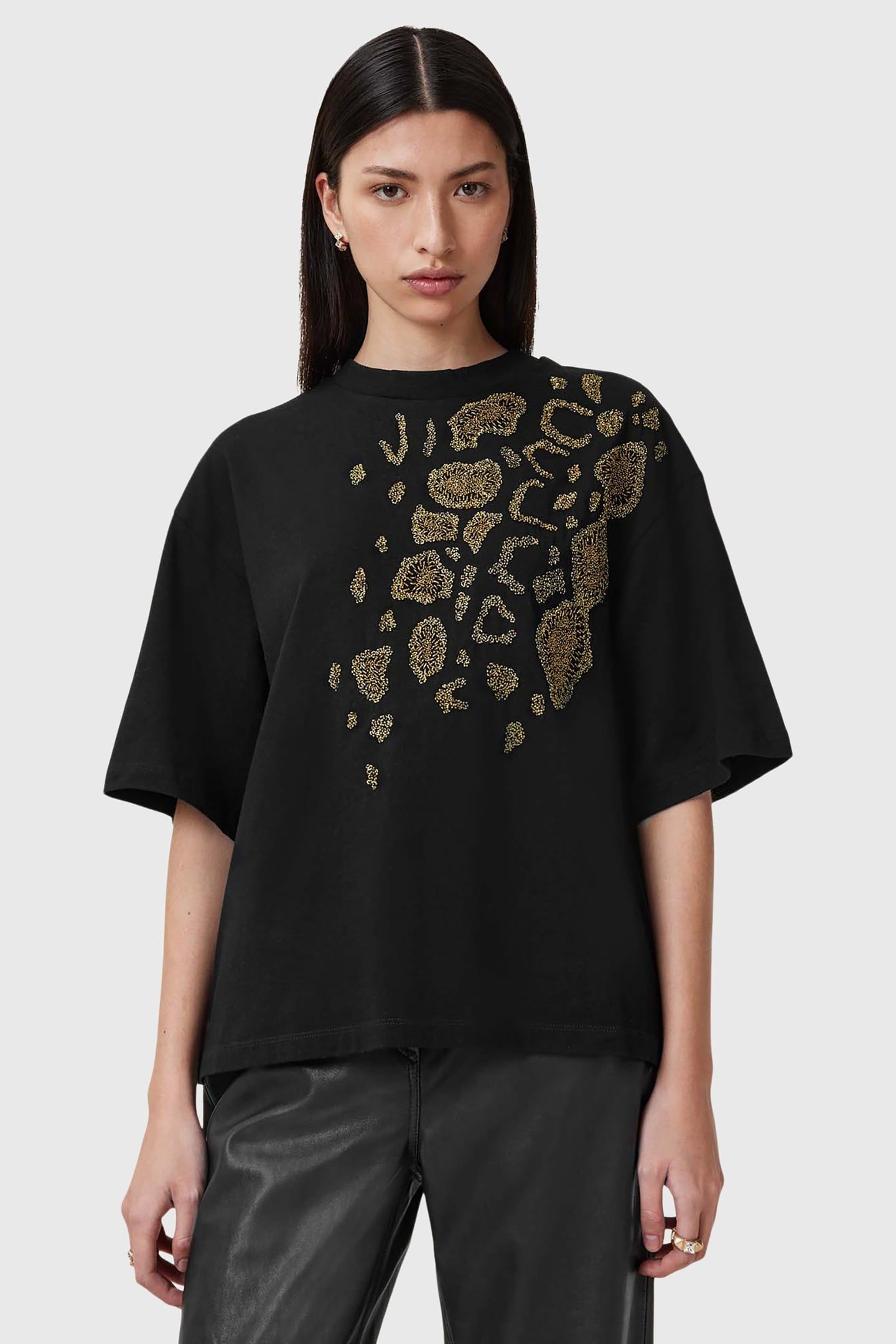 FLOW EMB AMELIE TEE BLACK 3