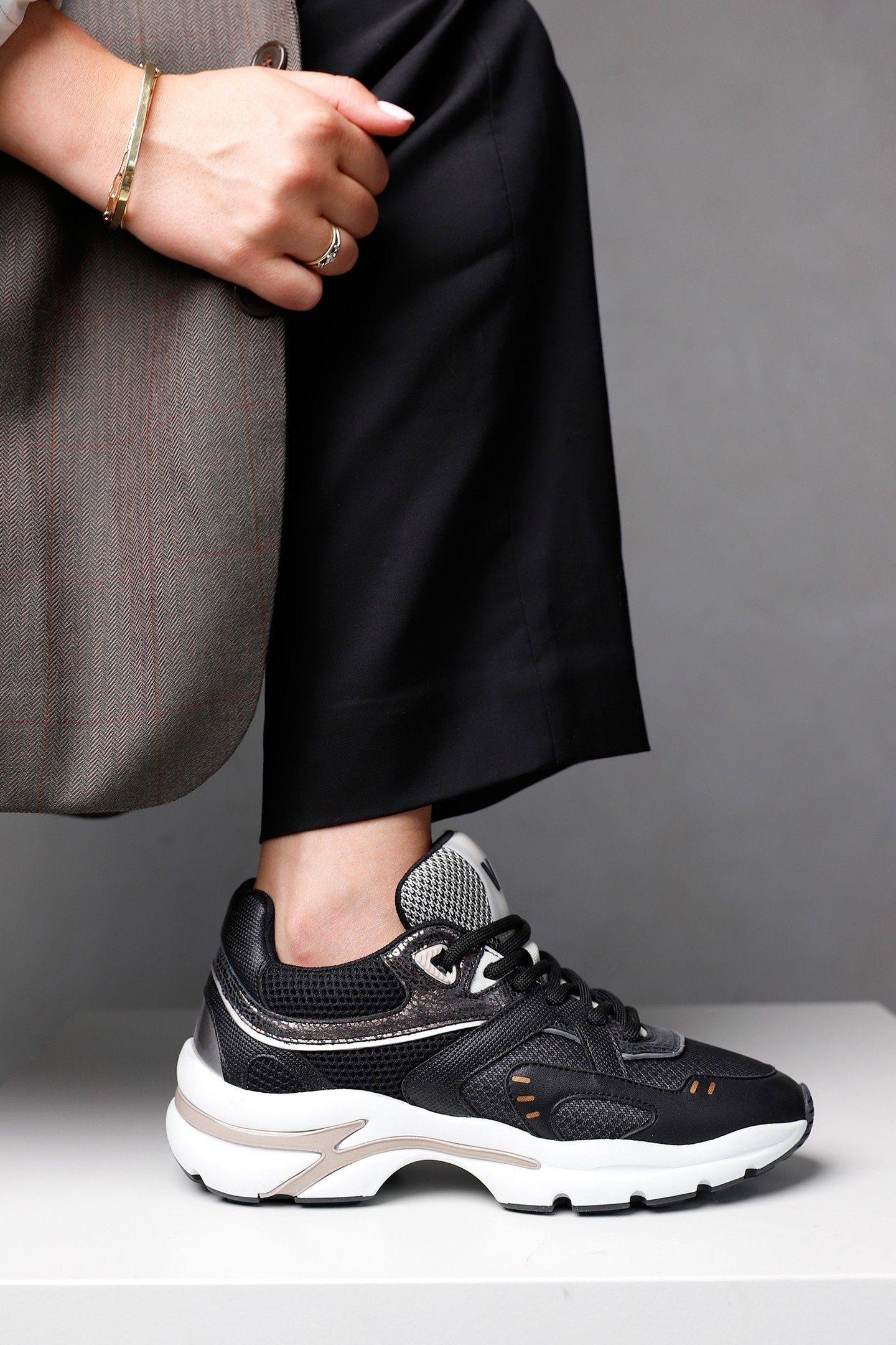 VESPER KELSEY BLACK 1