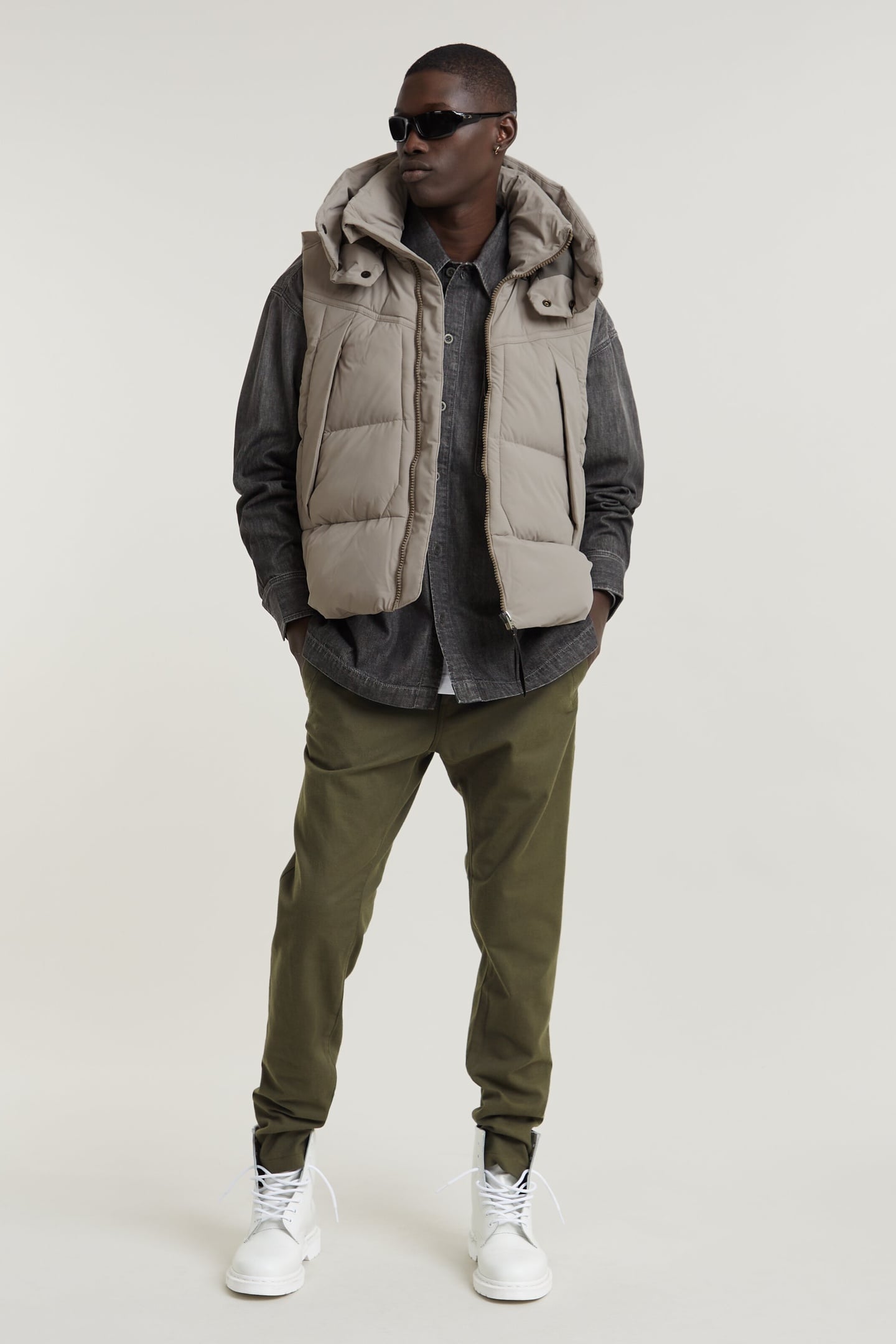 BOXY FIT FLAP POCKET SHIRT WORN IN OVERCAST SKY 3