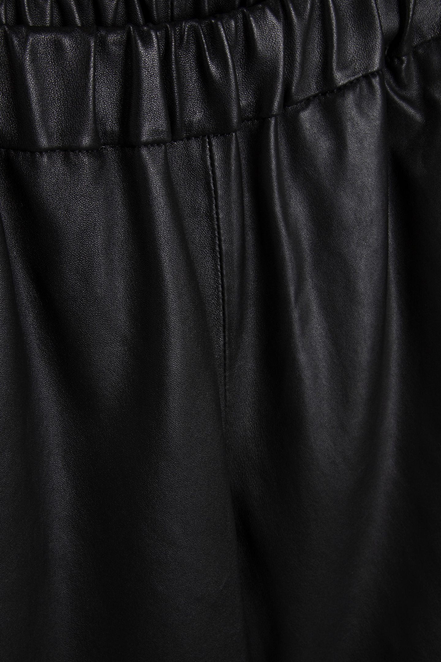 PUCA BLACK 4