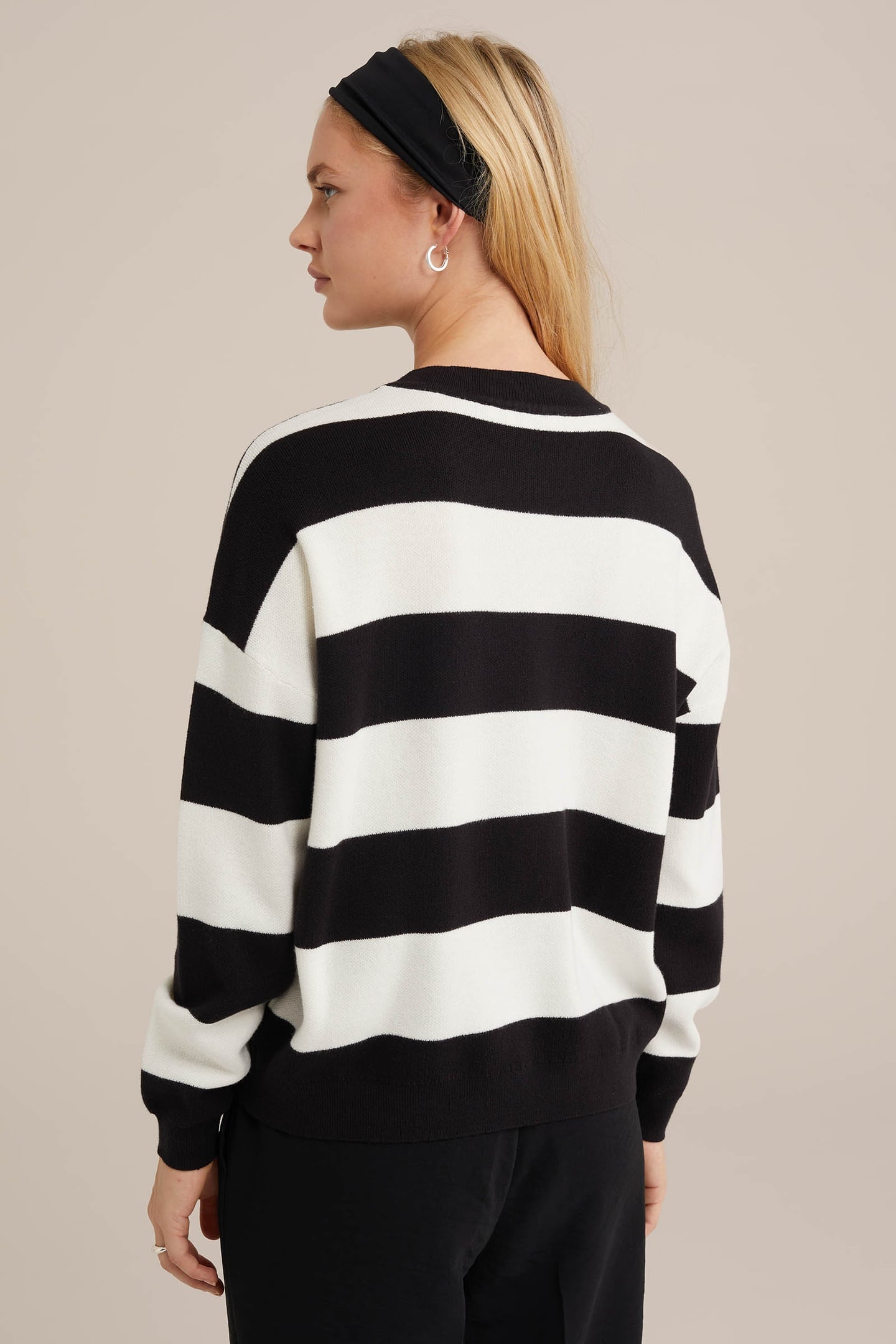 KNITTED PULLOVER BLACK 2