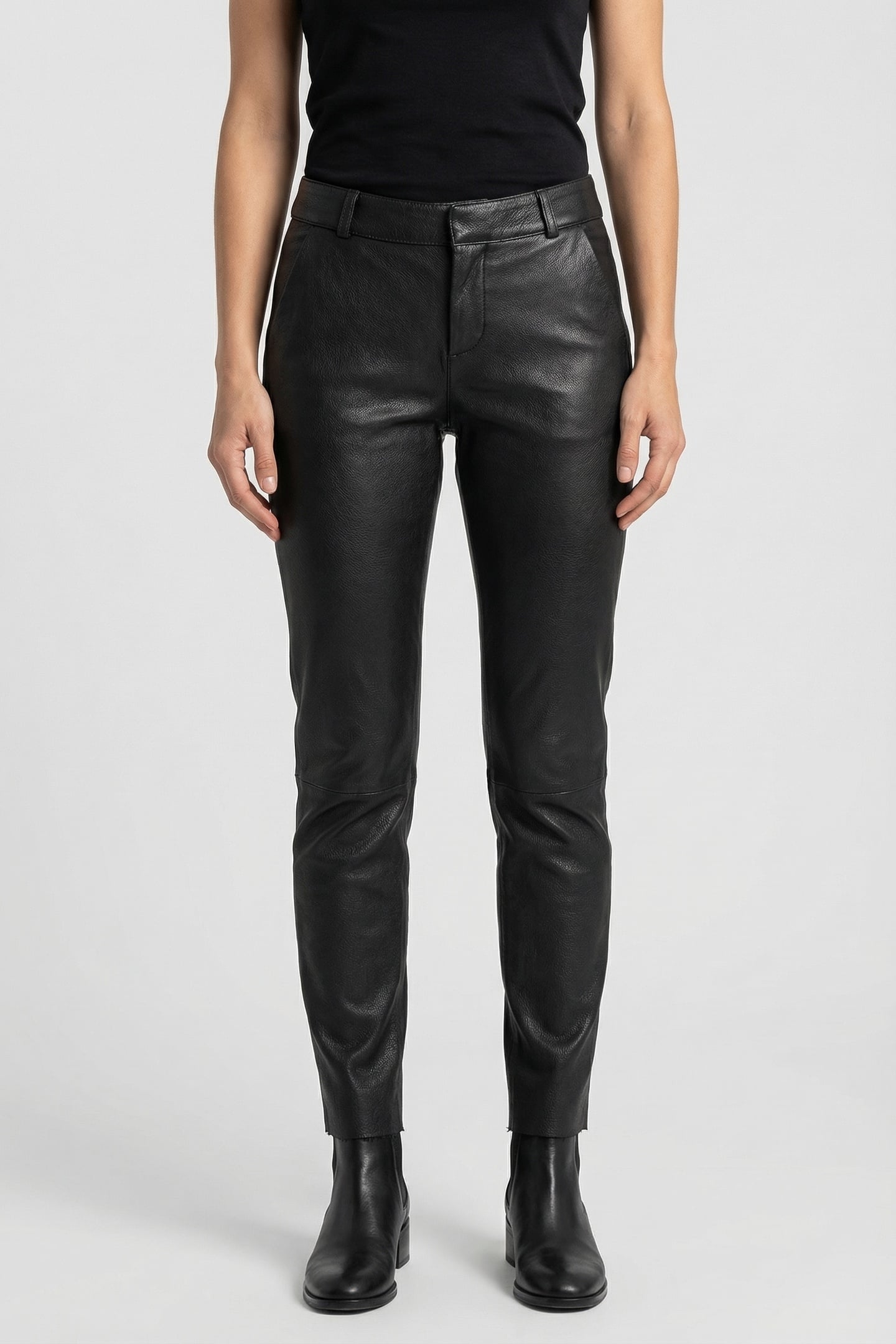 MALACCA BLACK 1