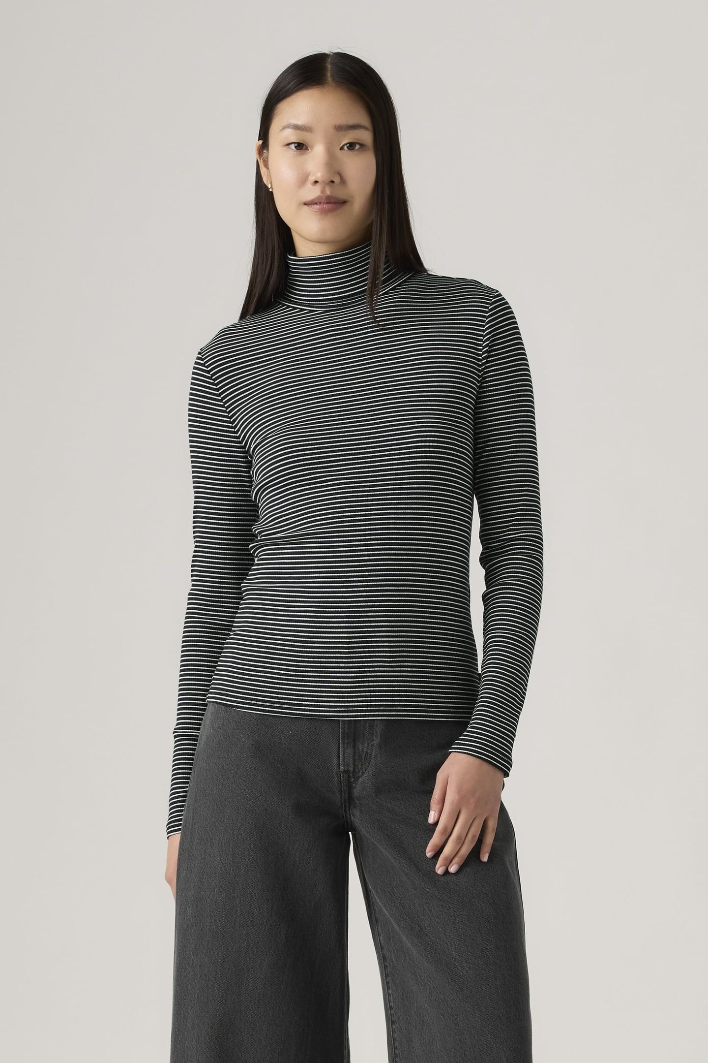 DREAMY TURTLENECK TOP BLACK 2