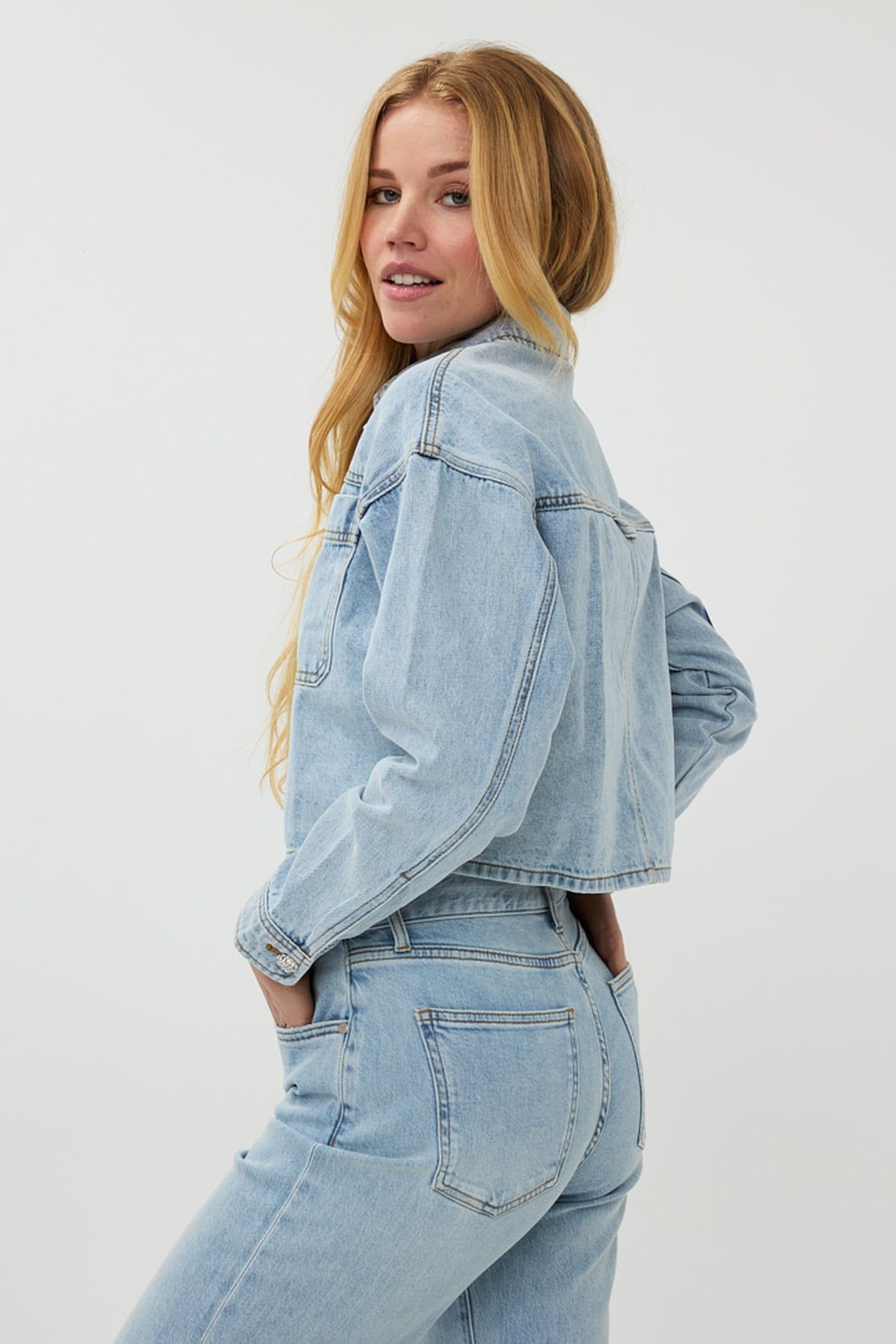 JACKET DENIM SHORT OVERSIZED BLUE 6