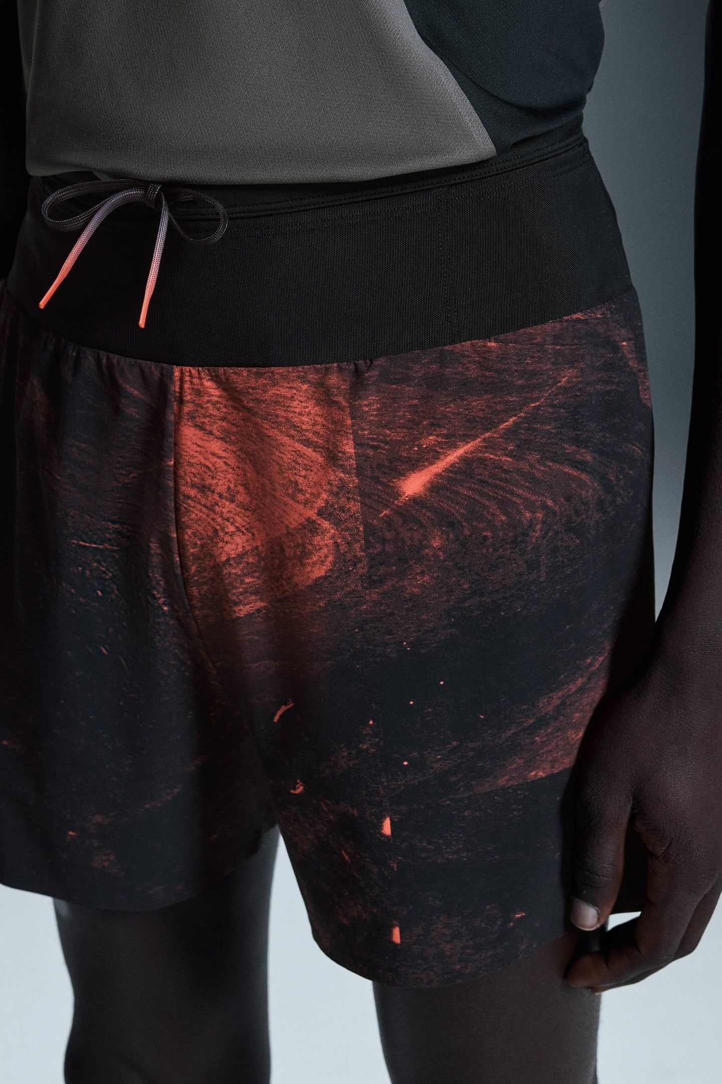 ULTRA SHORTS 2 M BLACK 6