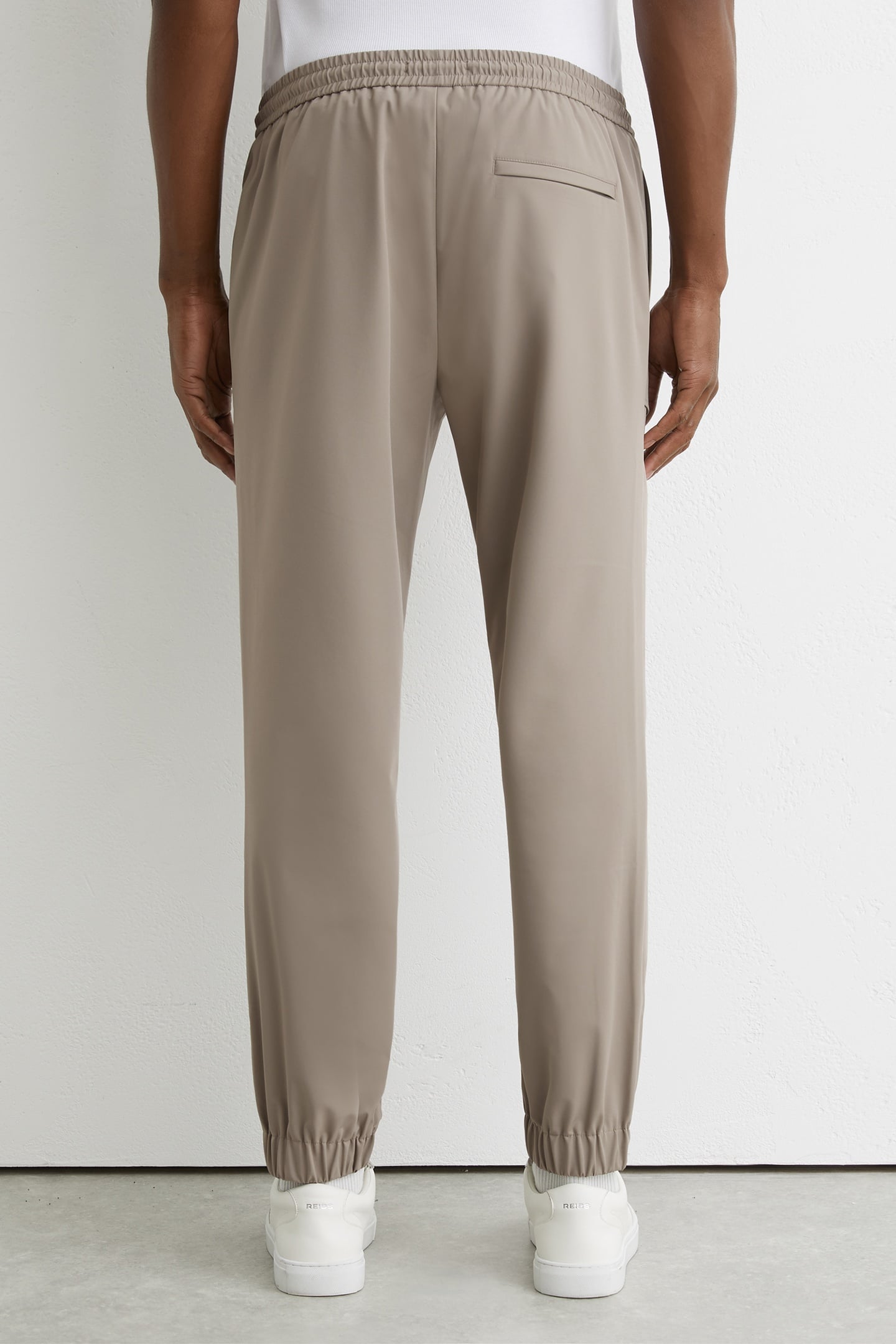 TECHNICAL CUFFED TROUSER TAUPE BROWN 3