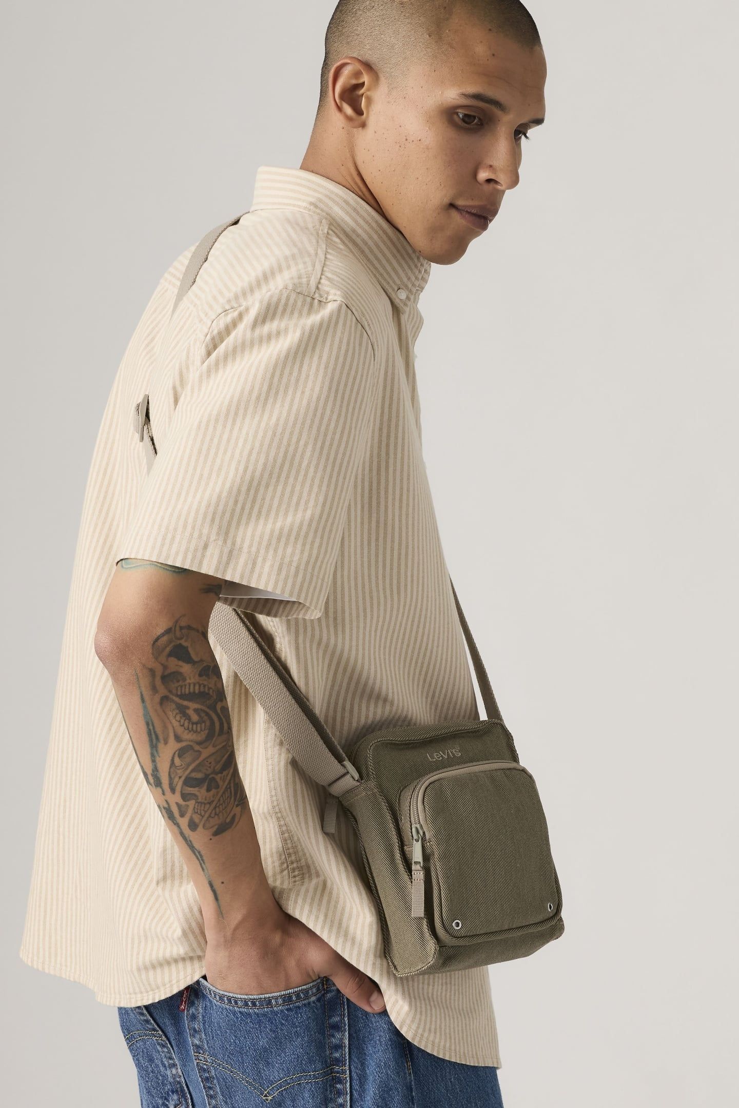 LEVI'S® SMALL ZIP CROSSBODY BAG 1