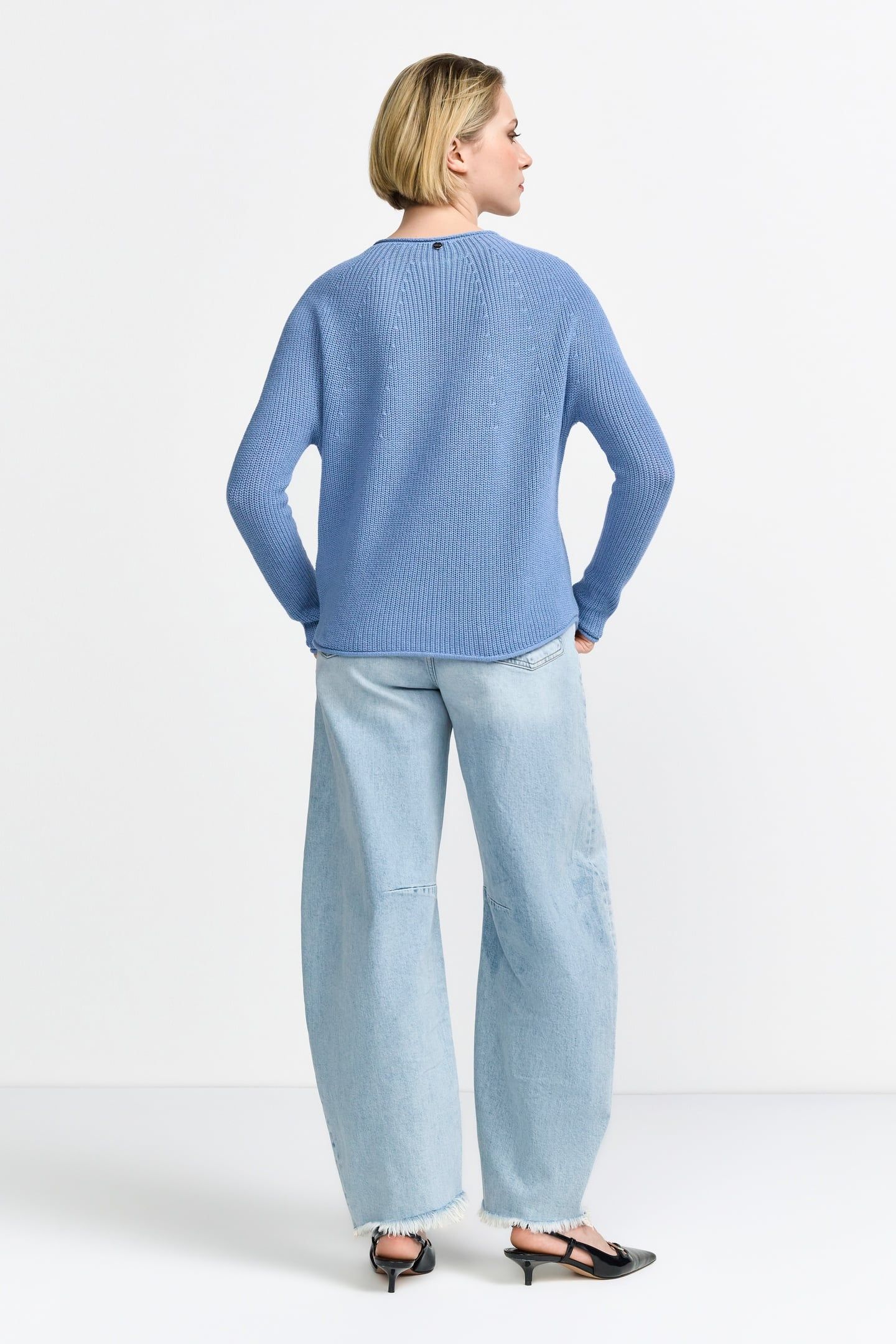 SEAMLESS CREW NECK HALF CARDIGAN VINTAGE BLUE 4