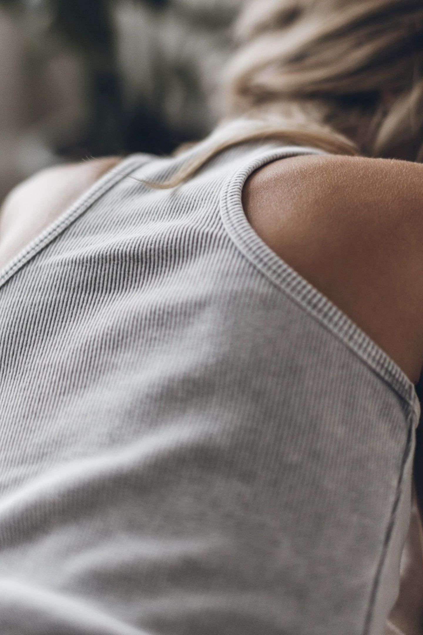 THE LIGHT RIBBED TANK TOP WHITE 3